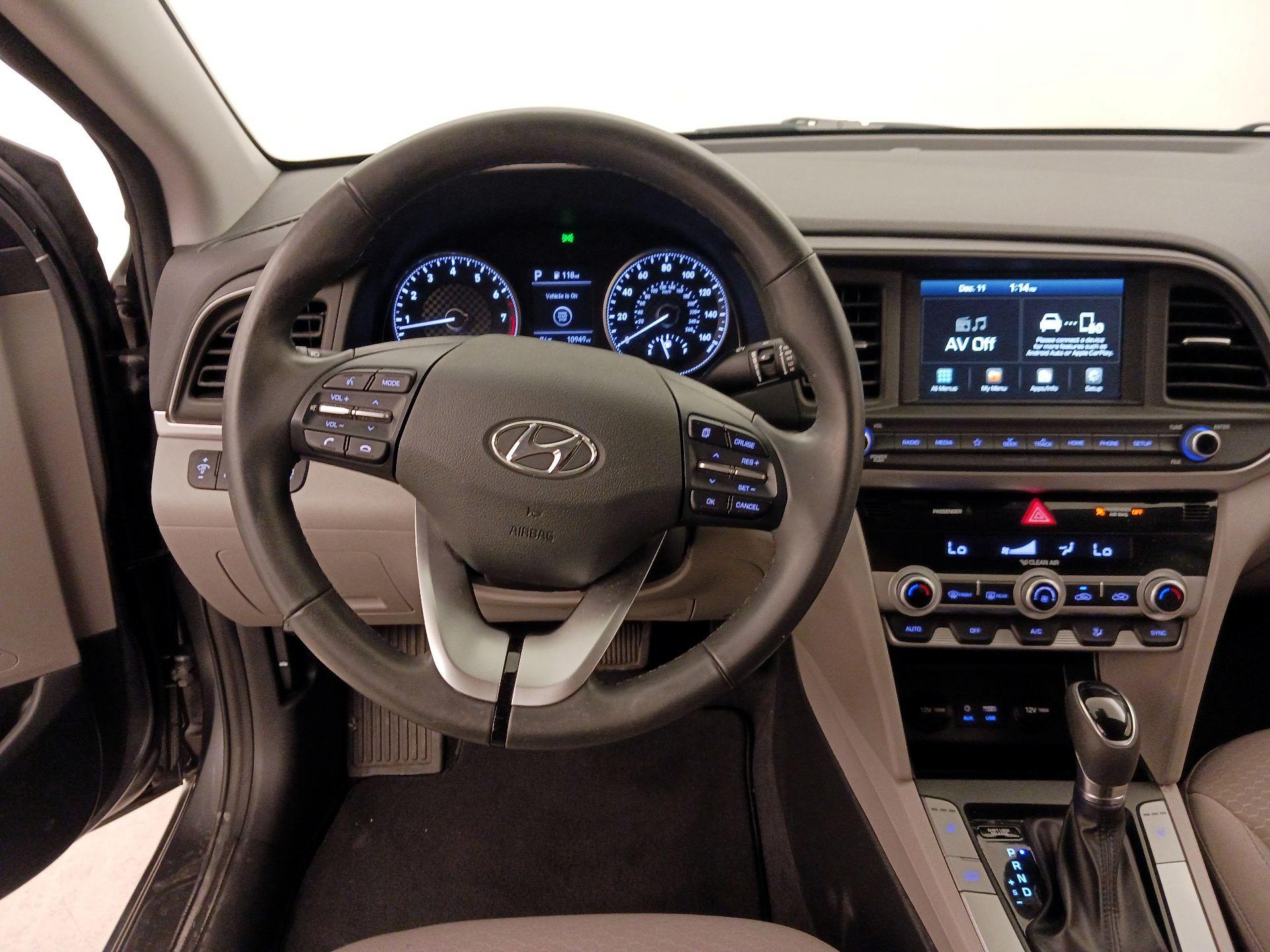 Thumbnail: 2019 Hyundai Elantra - 10