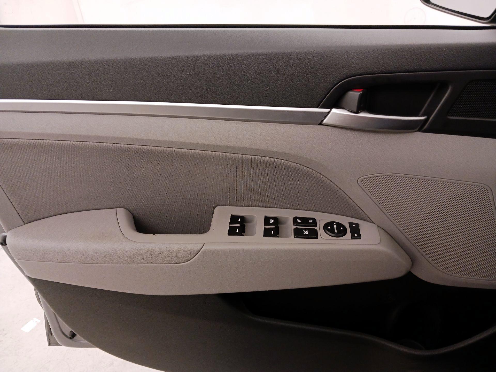 Thumbnail: 2019 Hyundai Elantra - 12