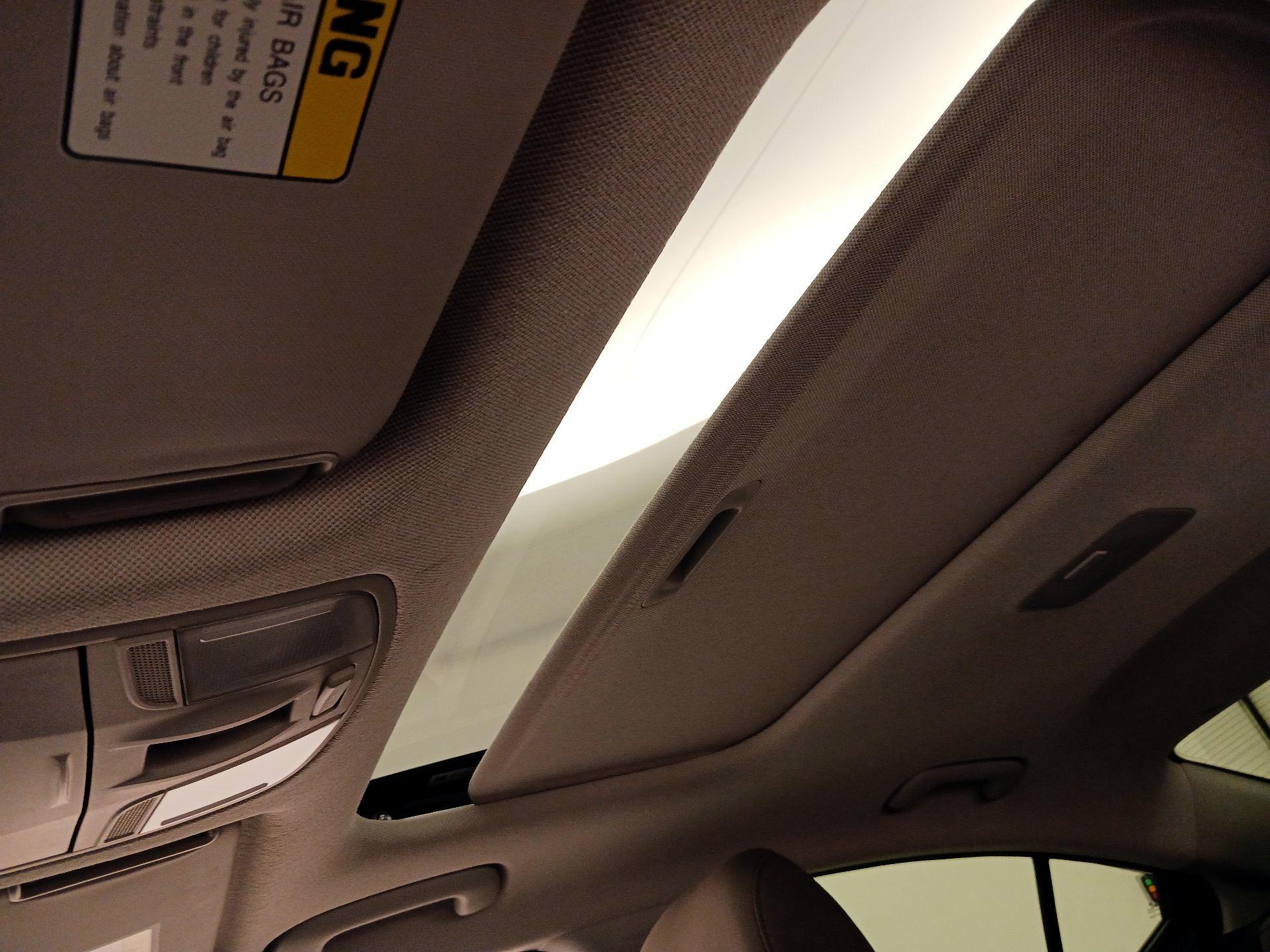 Thumbnail: 2019 Hyundai Elantra - 19