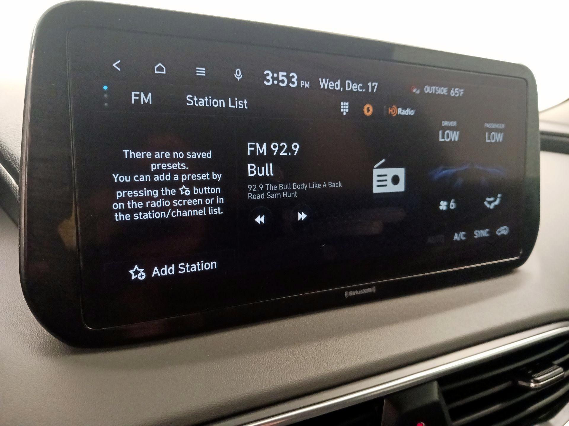 Thumbnail: 2023 Hyundai Santa Fe - 16