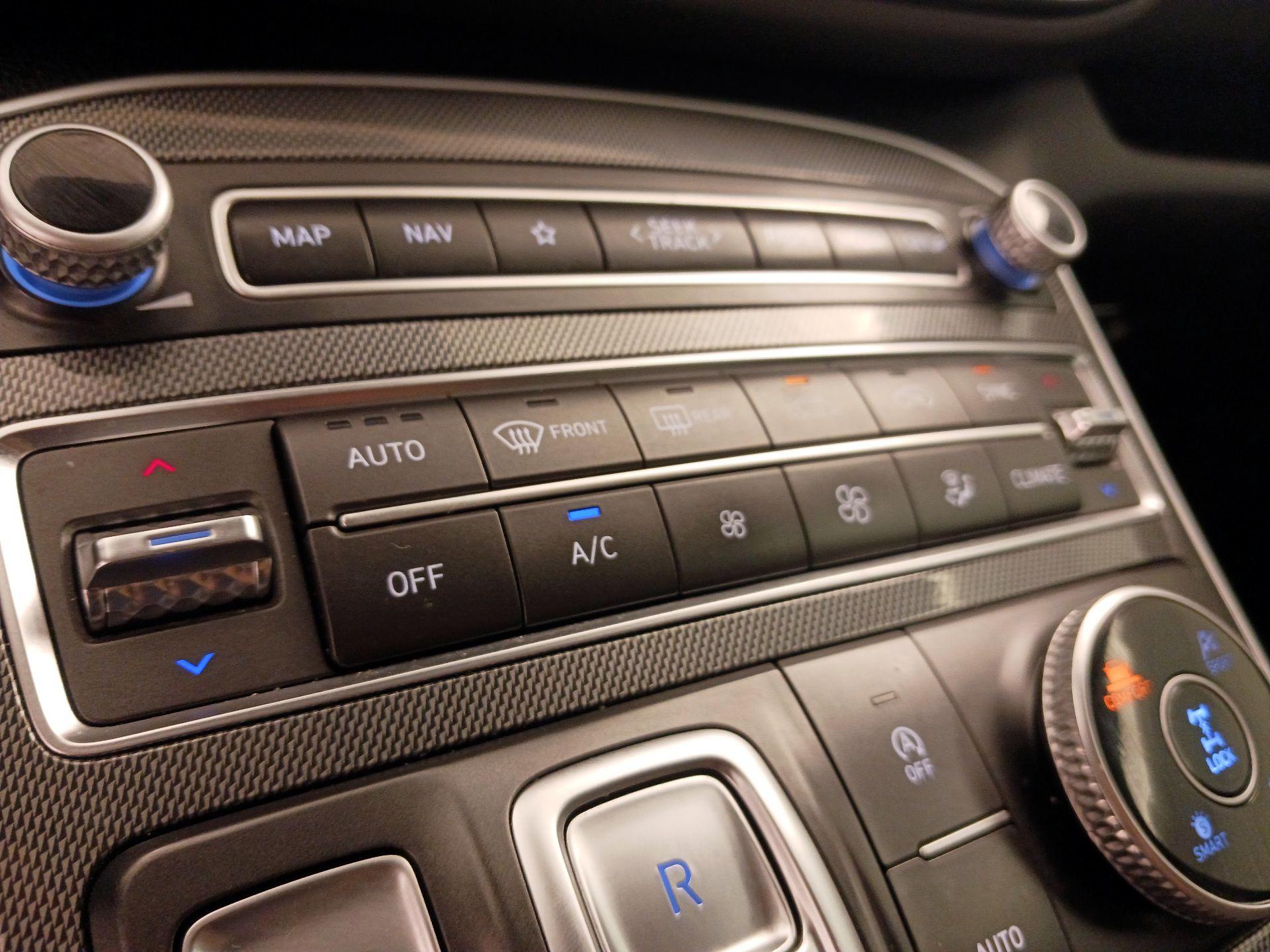 Thumbnail: 2023 Hyundai Santa Fe - 17