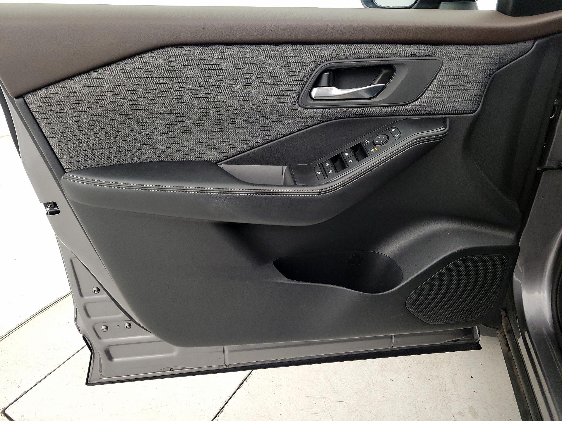 Thumbnail: 2023 Nissan Rogue - 12