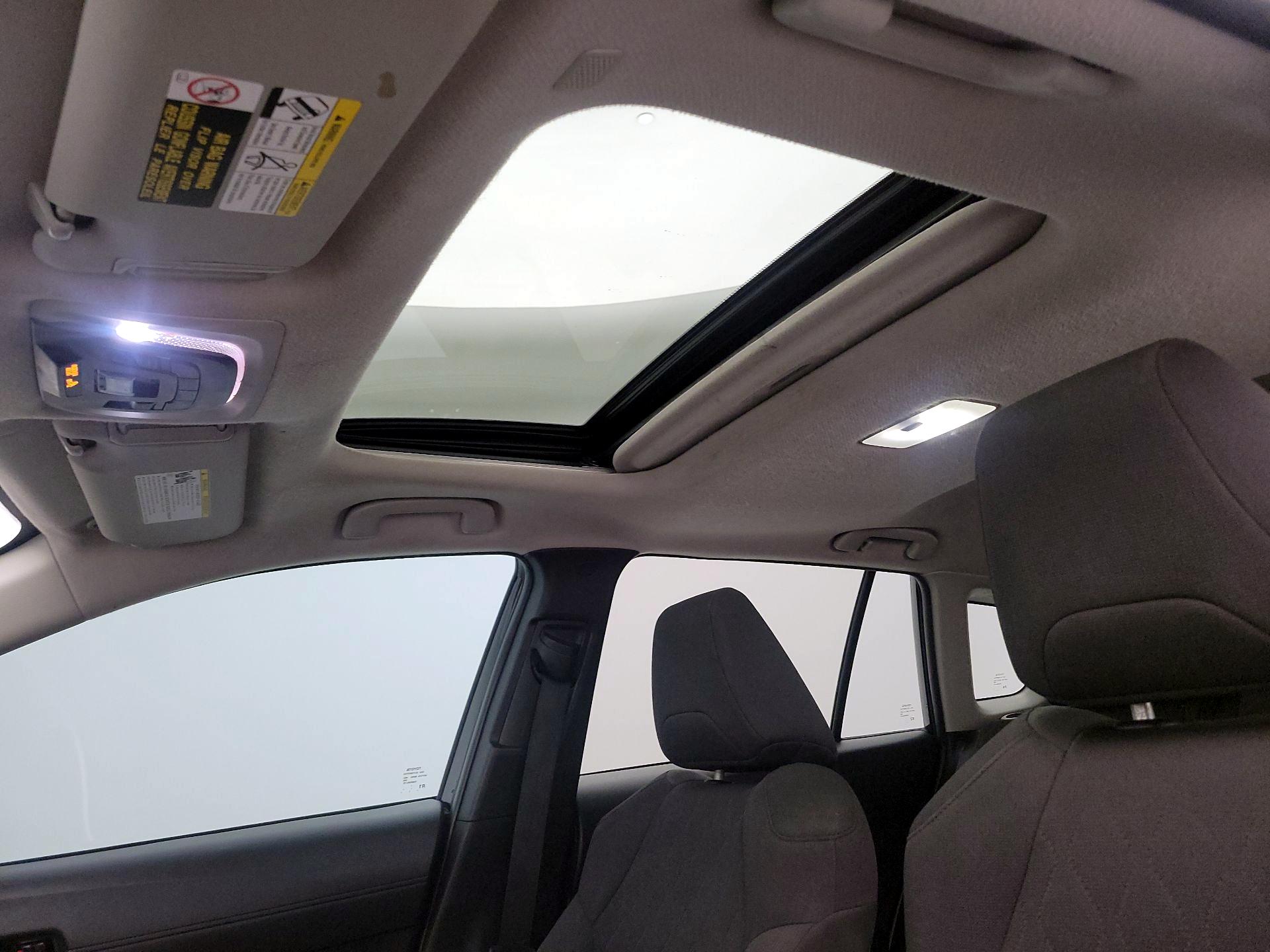 Thumbnail: 2022 Toyota Corolla Cross - 19