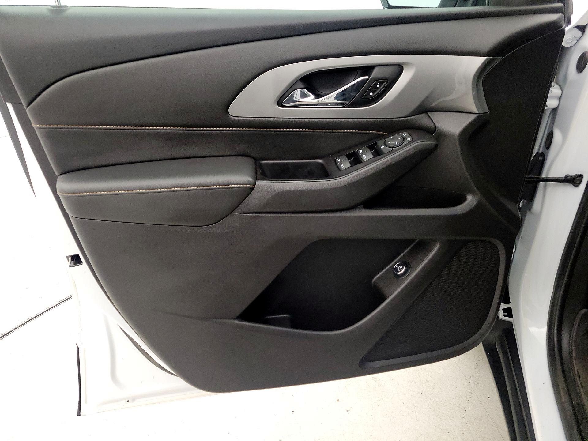 Thumbnail: 2019 Chevrolet Traverse - 12