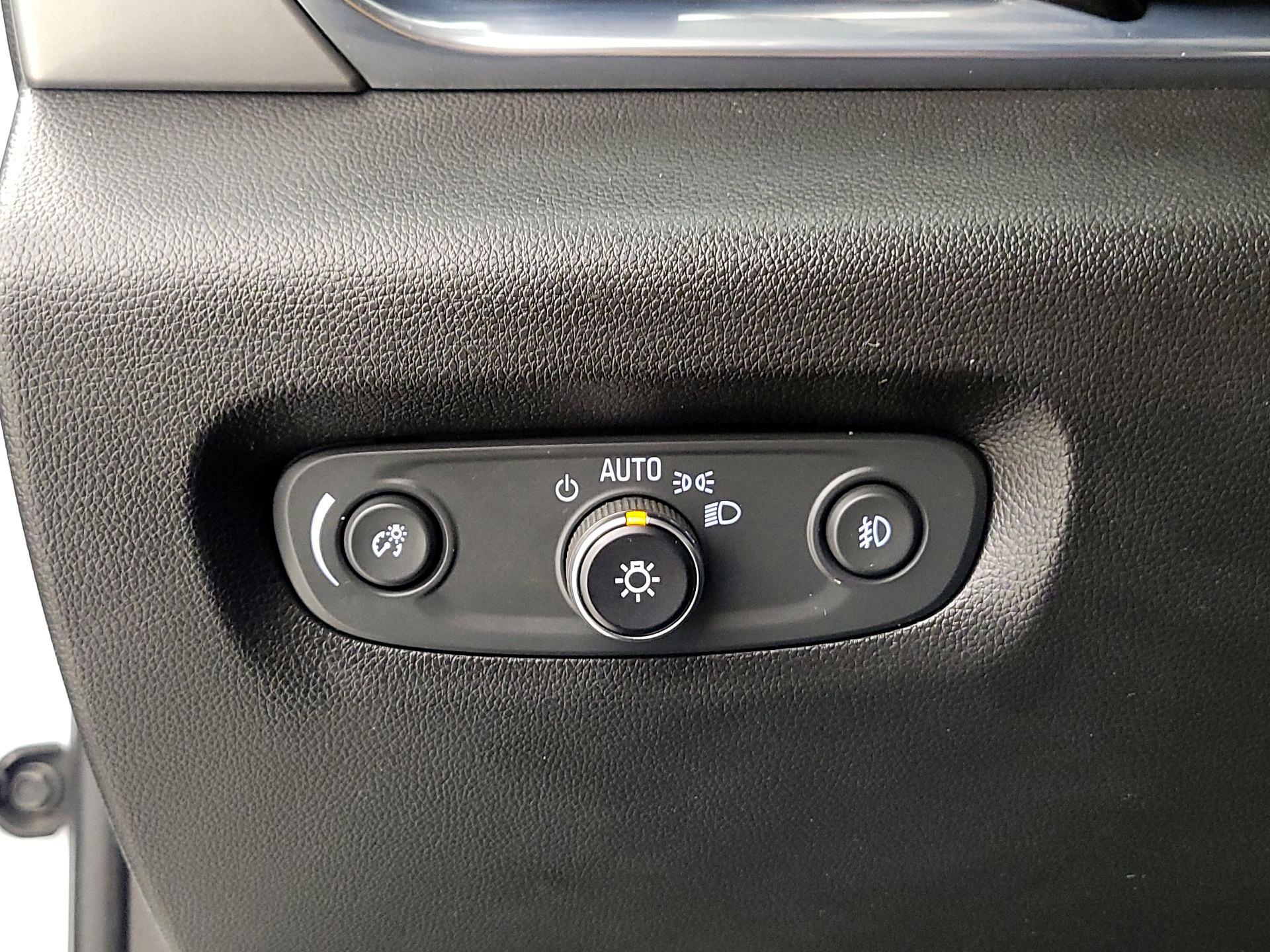 Thumbnail: 2019 Chevrolet Traverse - 13