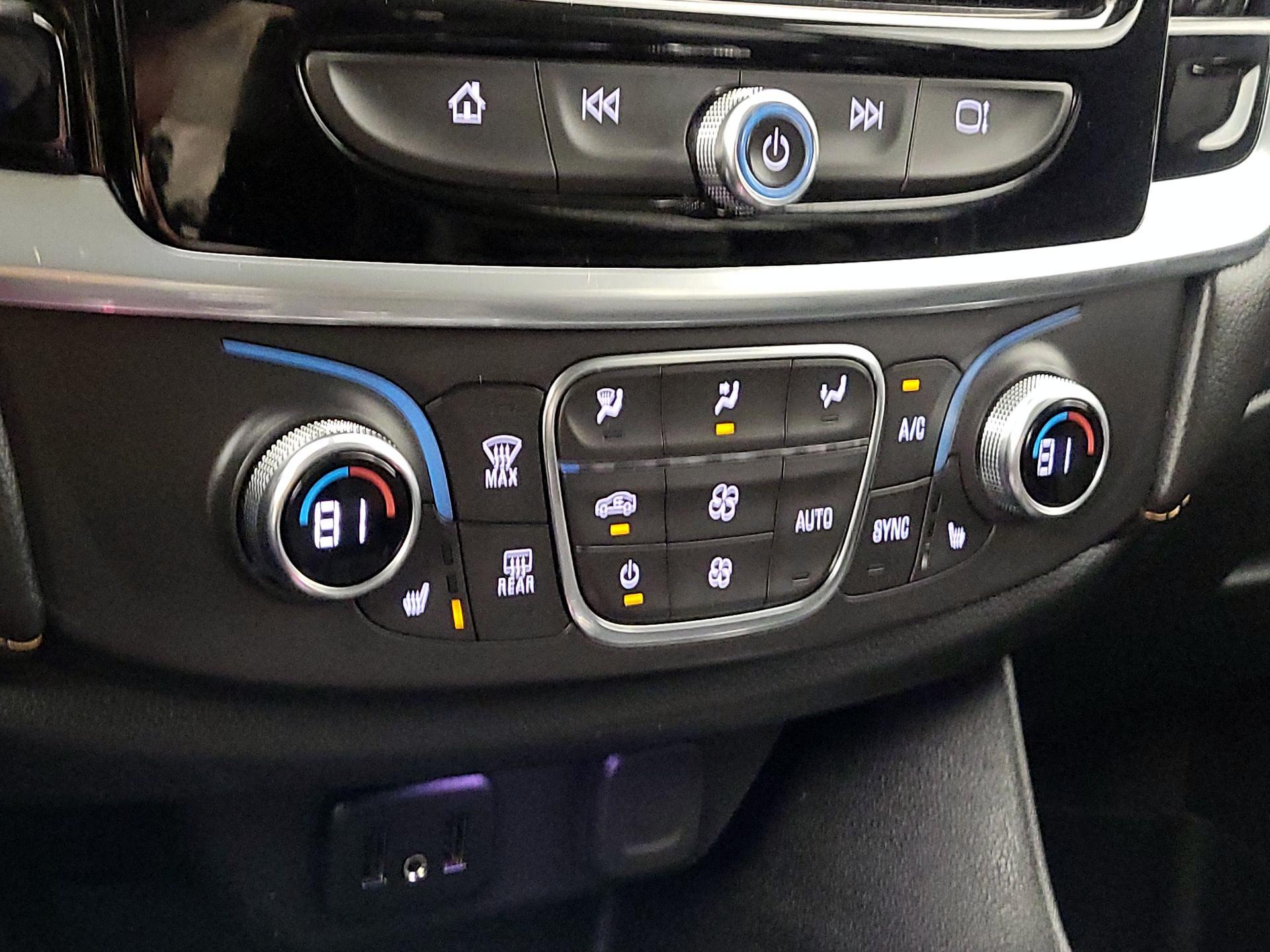 Thumbnail: 2019 Chevrolet Traverse - 16