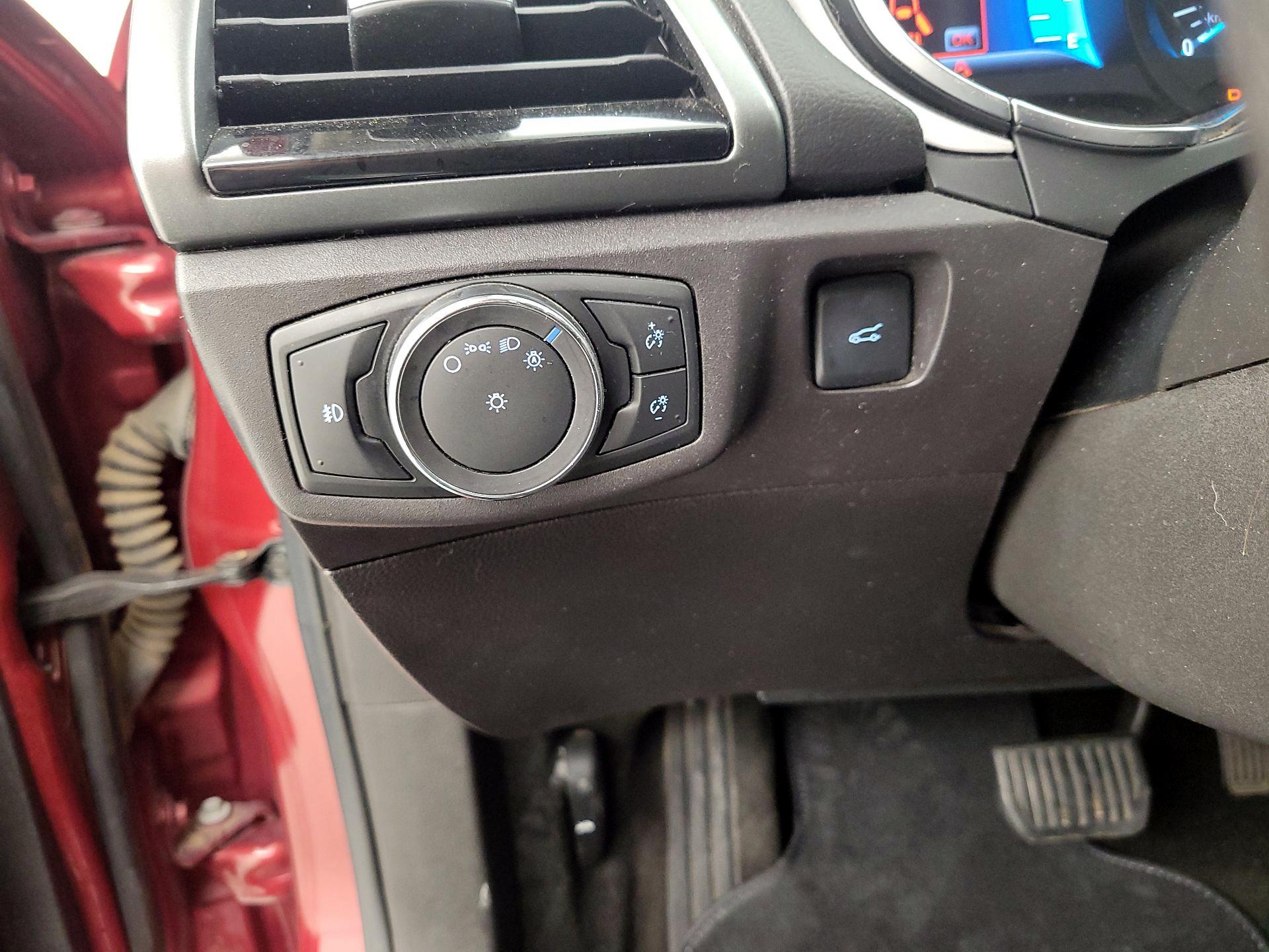 Thumbnail: 2016 Ford Fusion - 13