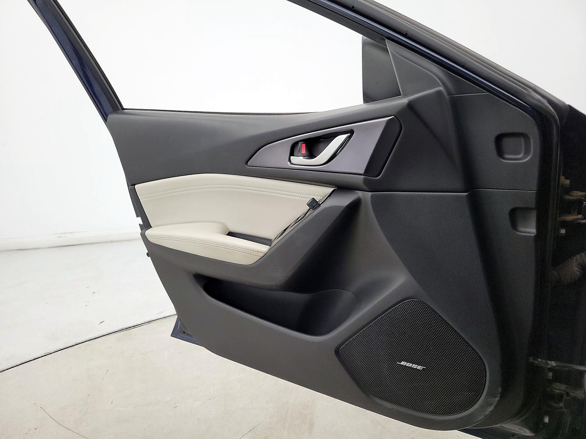 Thumbnail: 2018 Mazda Mazda3 - 12