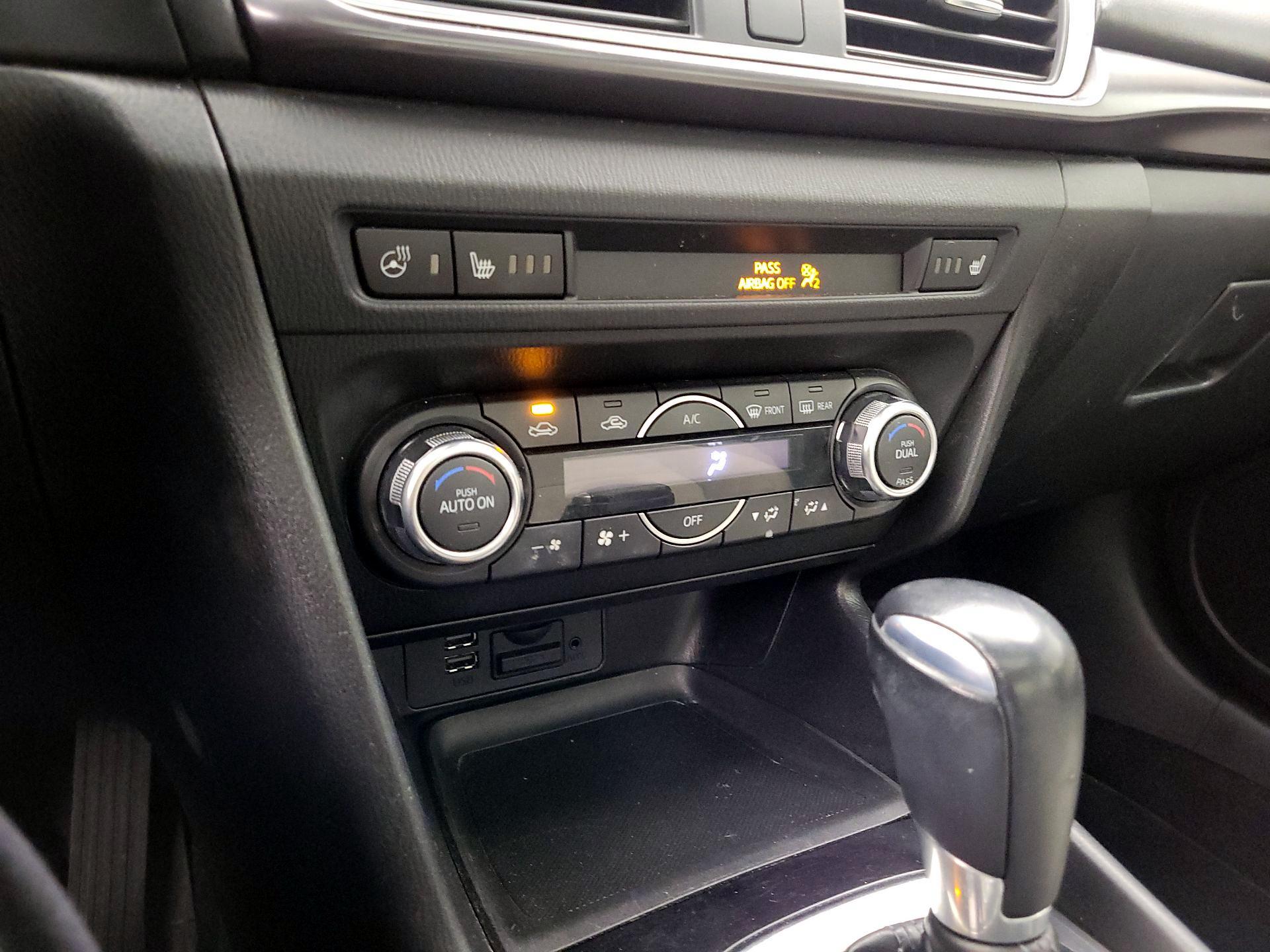 Thumbnail: 2018 Mazda Mazda3 - 16