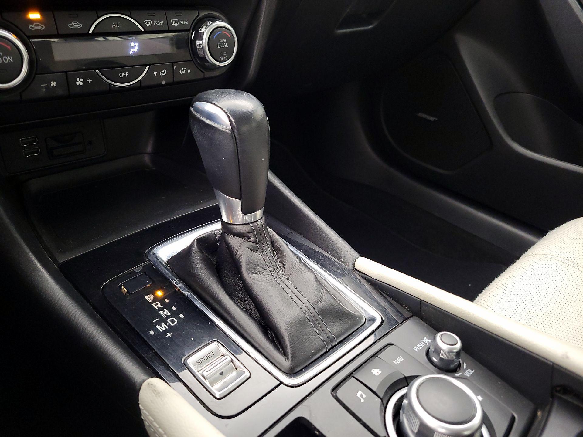 Thumbnail: 2018 Mazda Mazda3 - 17