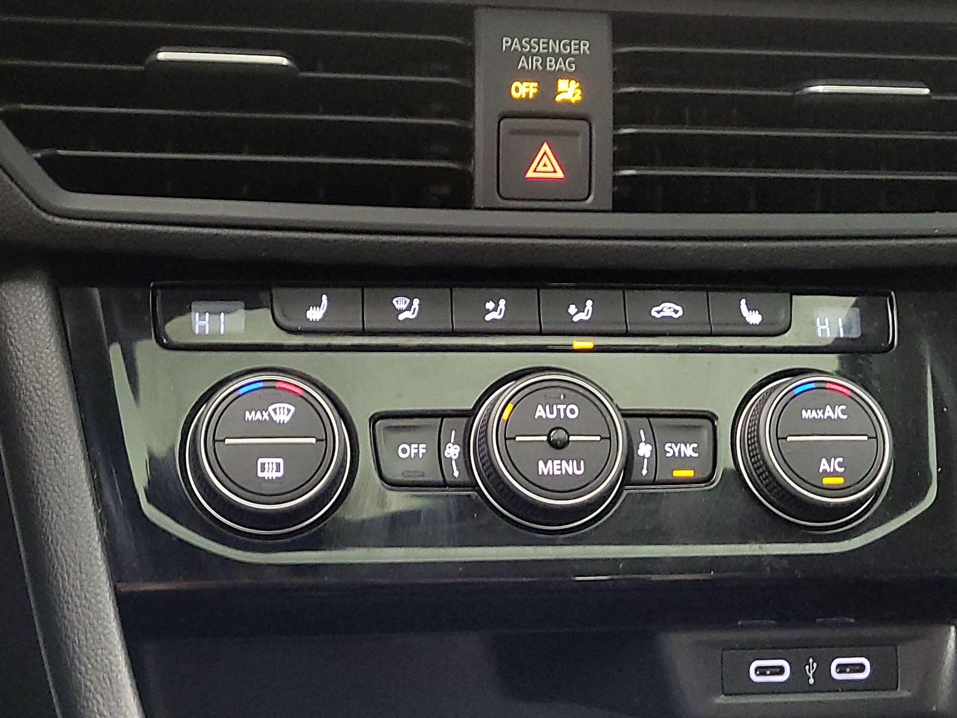 Thumbnail: 2021 Volkswagen Jetta - 16