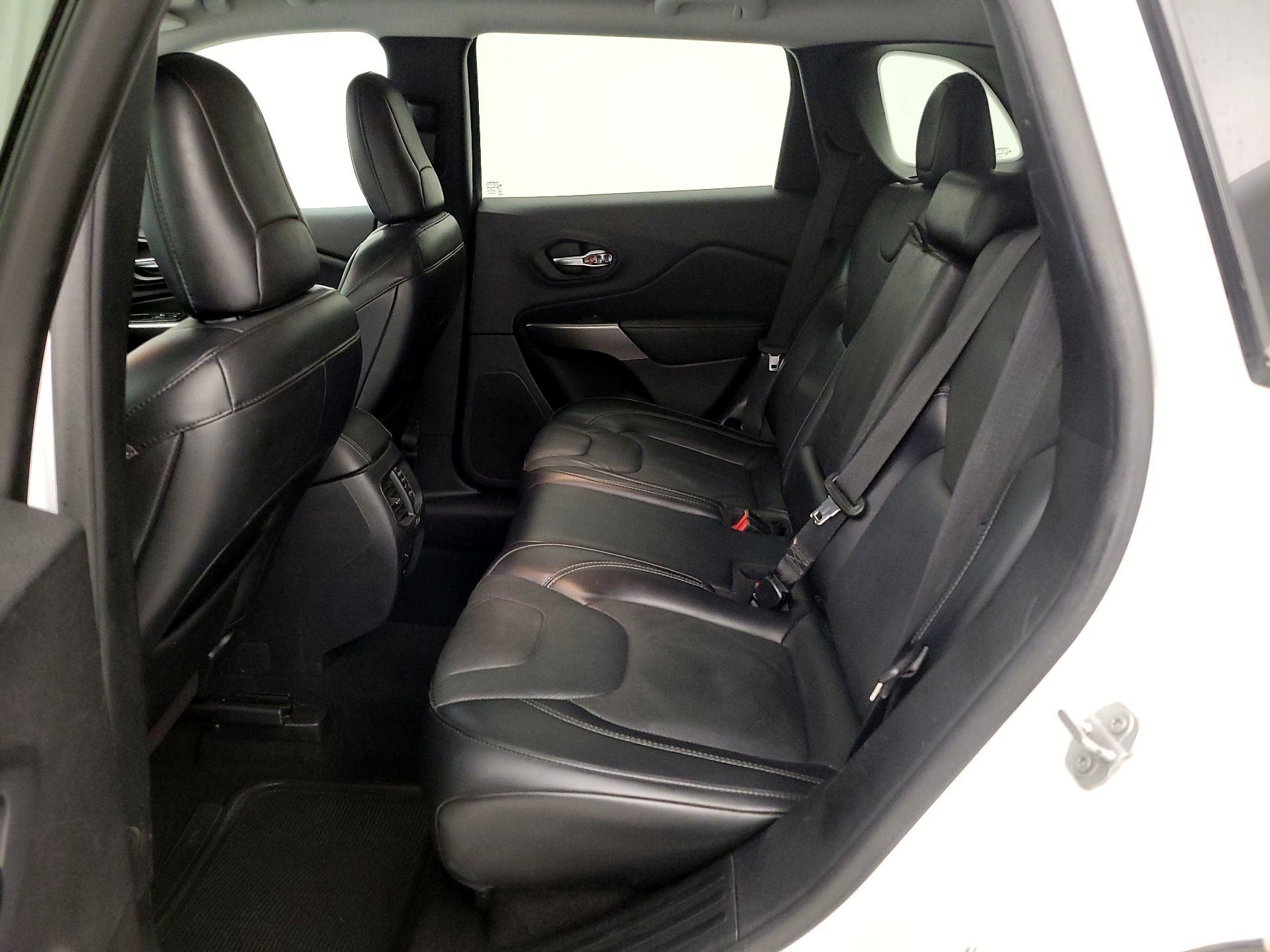 Thumbnail: 2020 Jeep Cherokee - 19