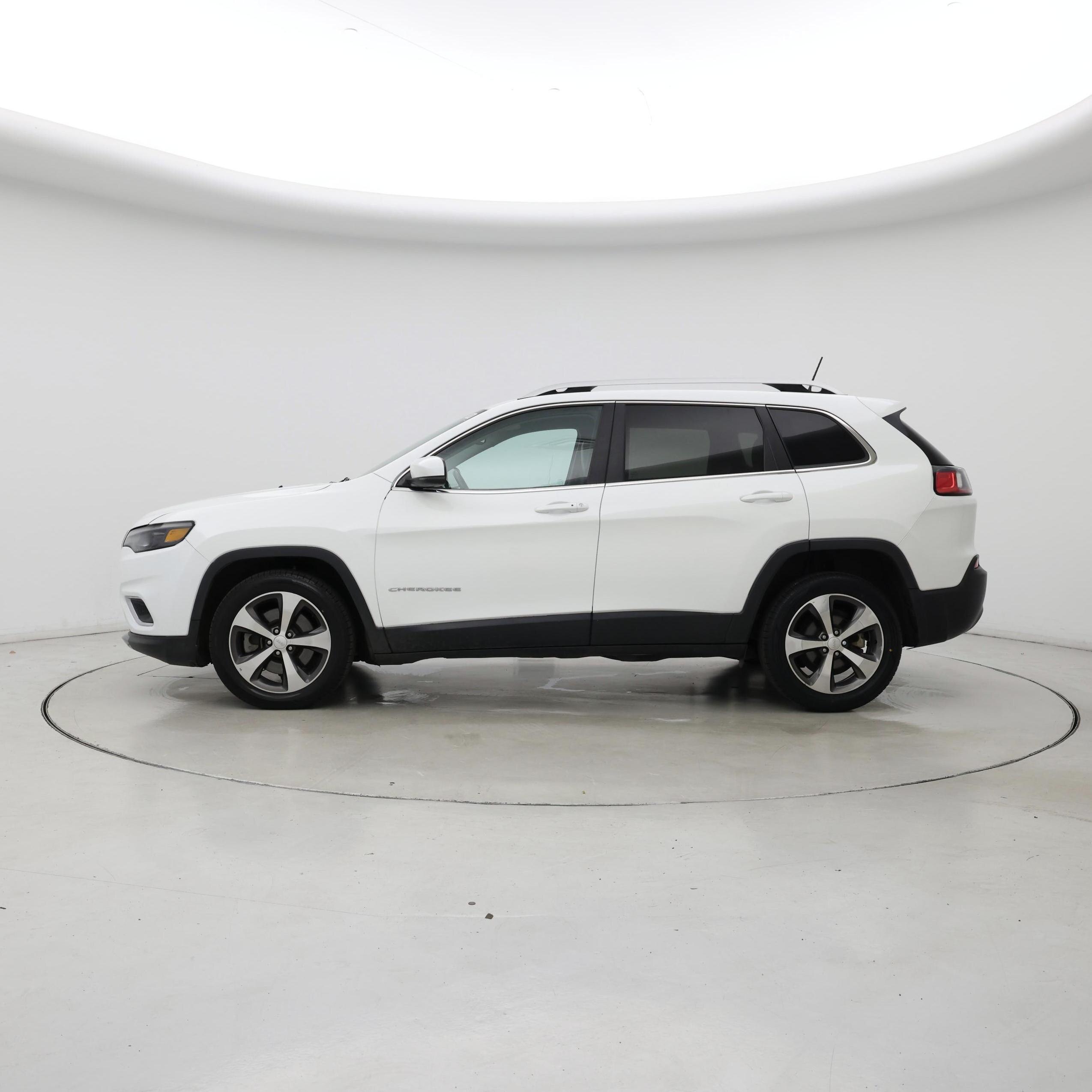 Thumbnail: 2020 Jeep Cherokee - 3