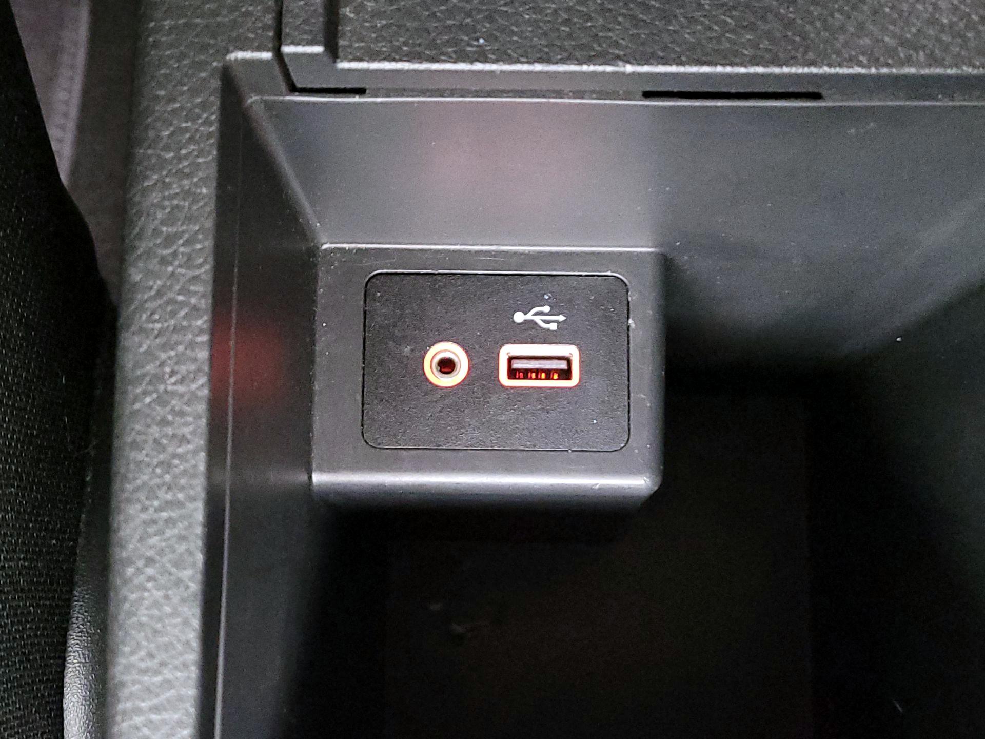 Thumbnail: 2019 Nissan Sentra - 18