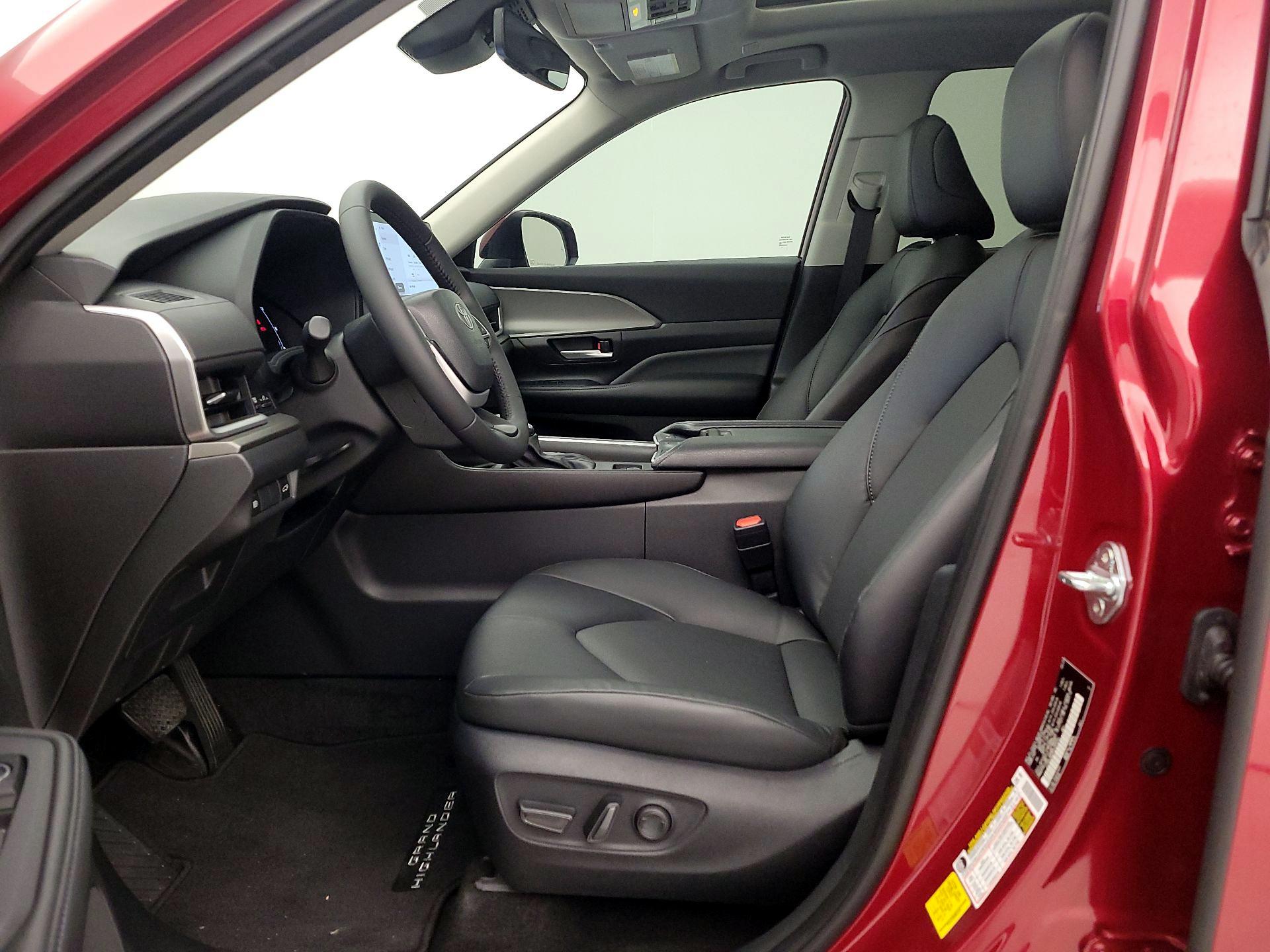 Thumbnail: 2025 Toyota Highlander - 11