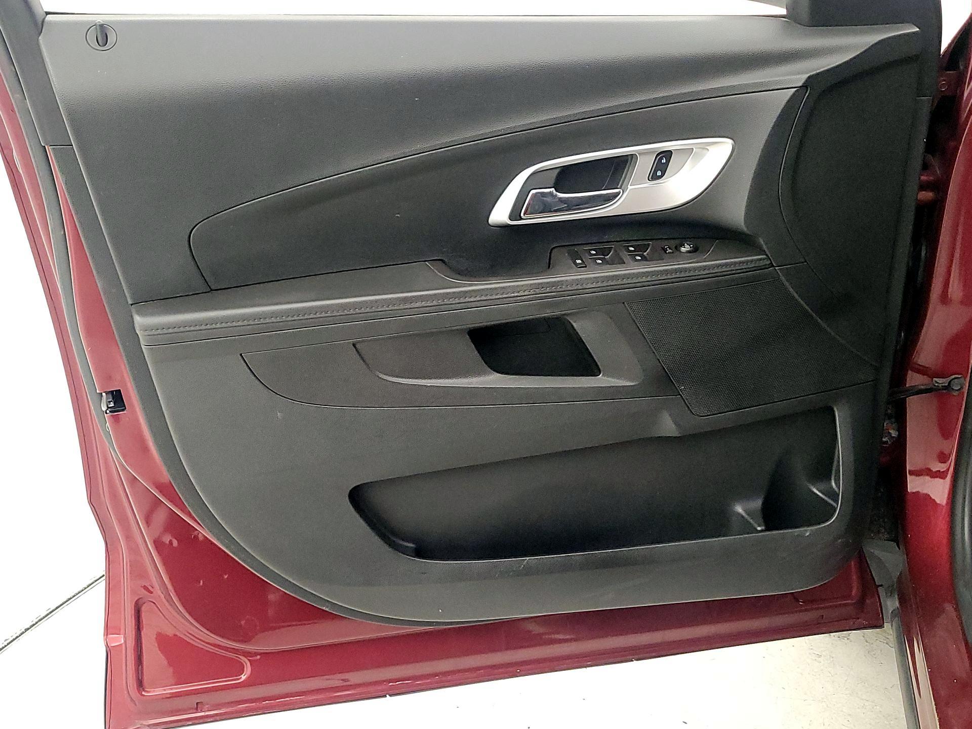 Thumbnail: 2016 Chevrolet Equinox - 12