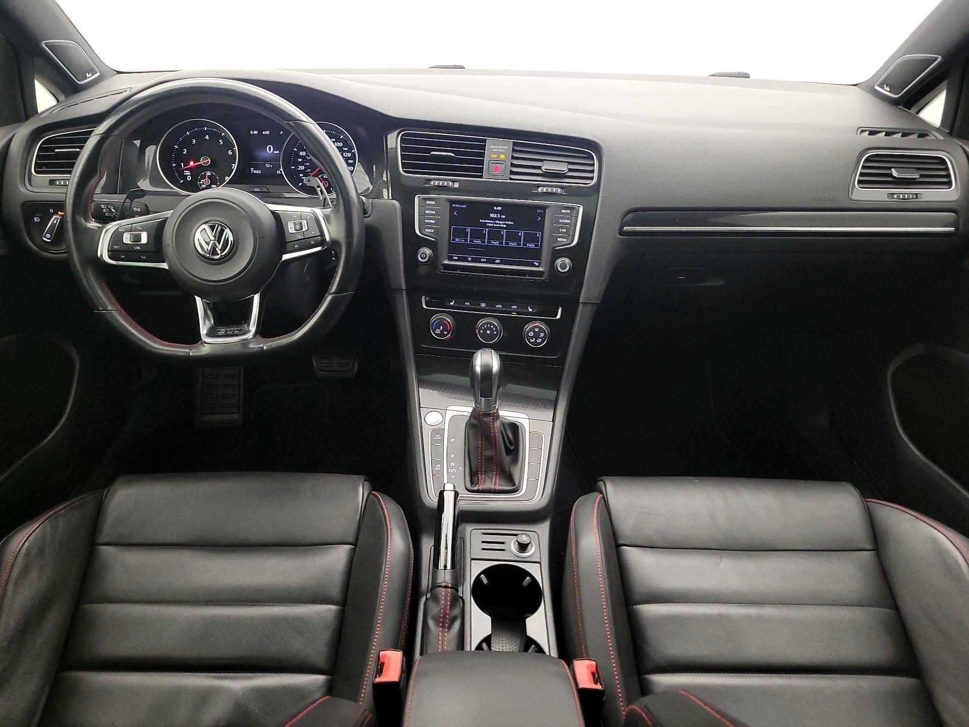 Thumbnail: 2016 Volkswagen Golf - 9