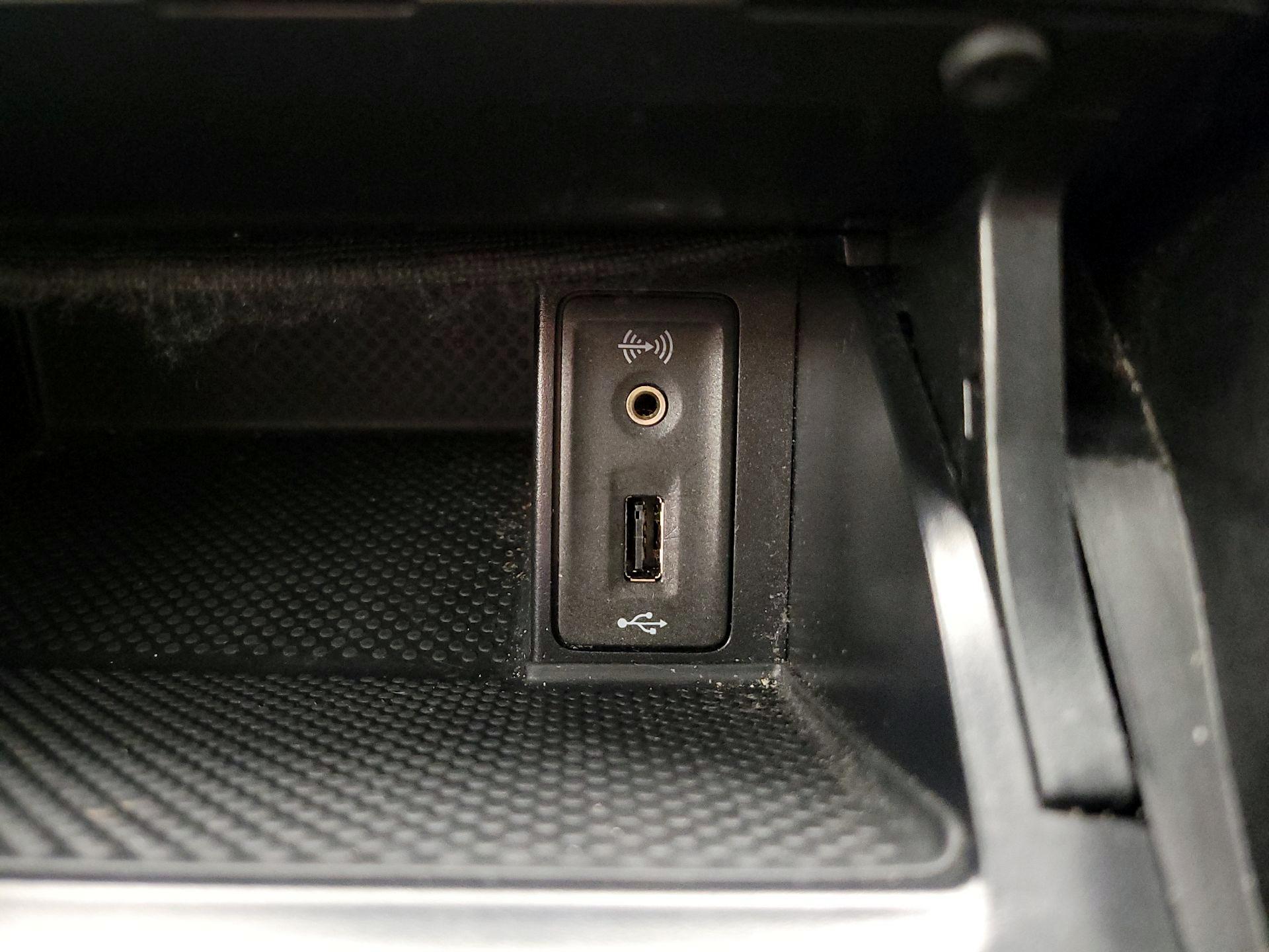 Thumbnail: 2016 Volkswagen Golf - 18