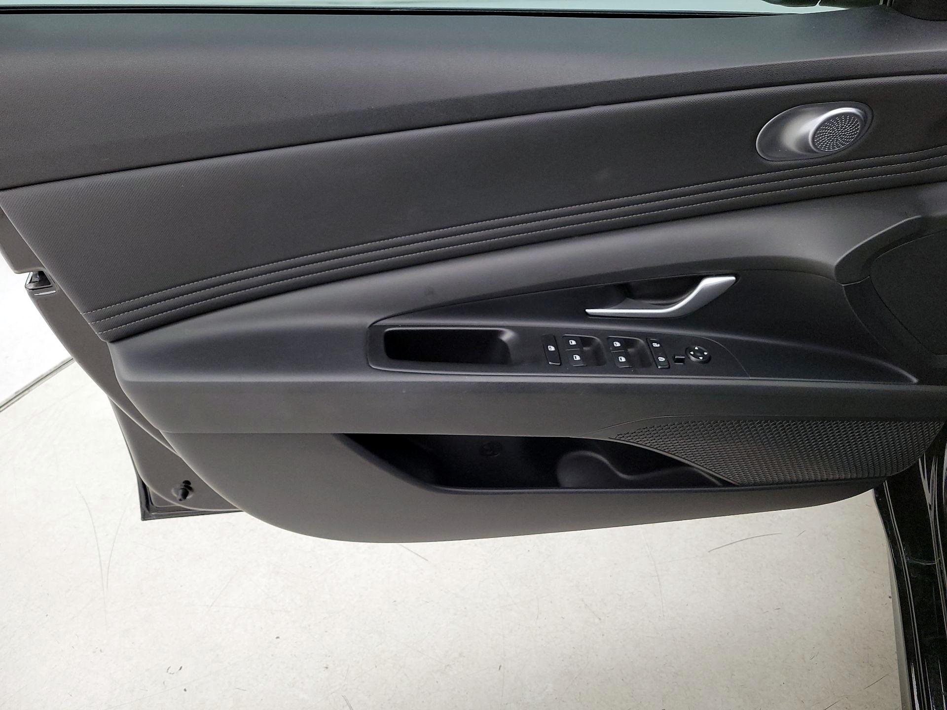 Thumbnail: 2023 Hyundai Elantra - 12