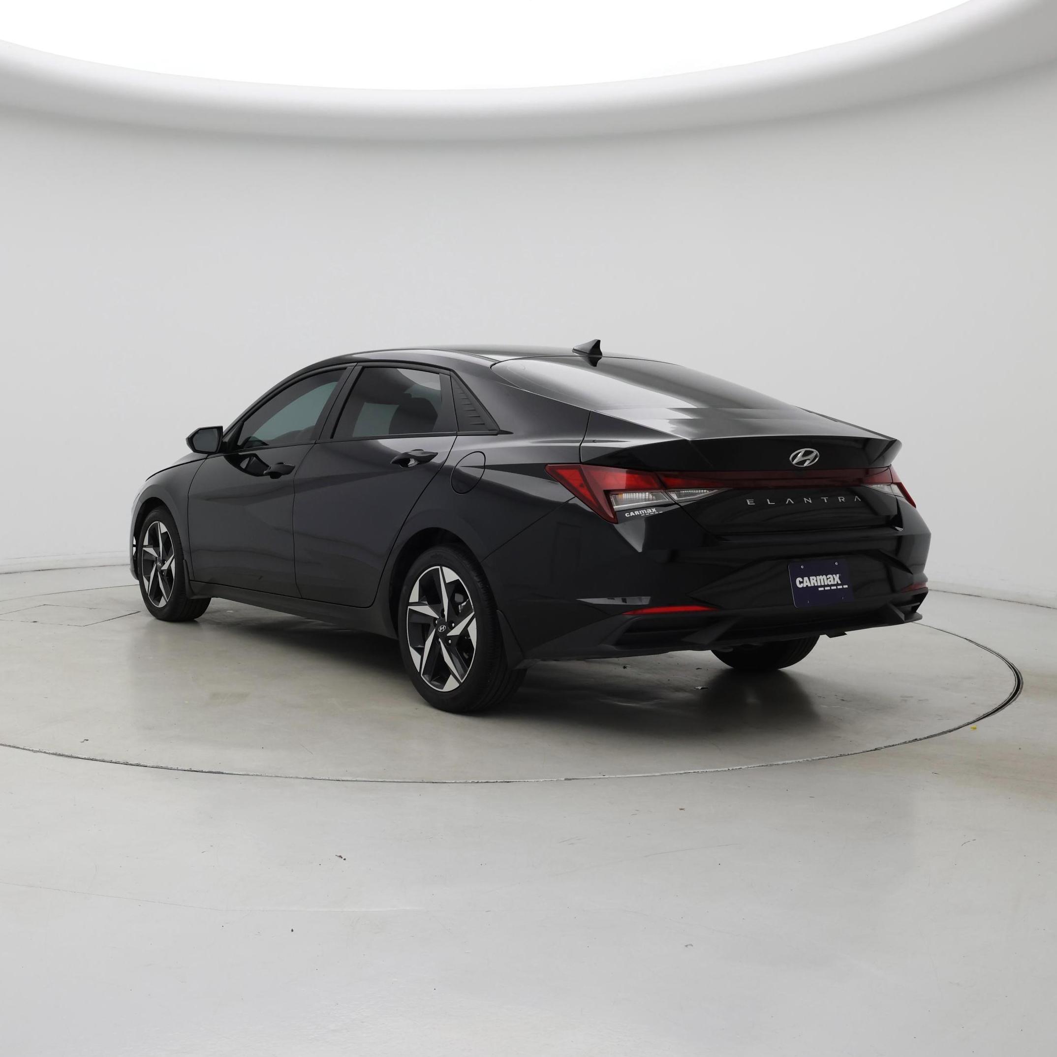 Thumbnail: 2023 Hyundai Elantra - 2