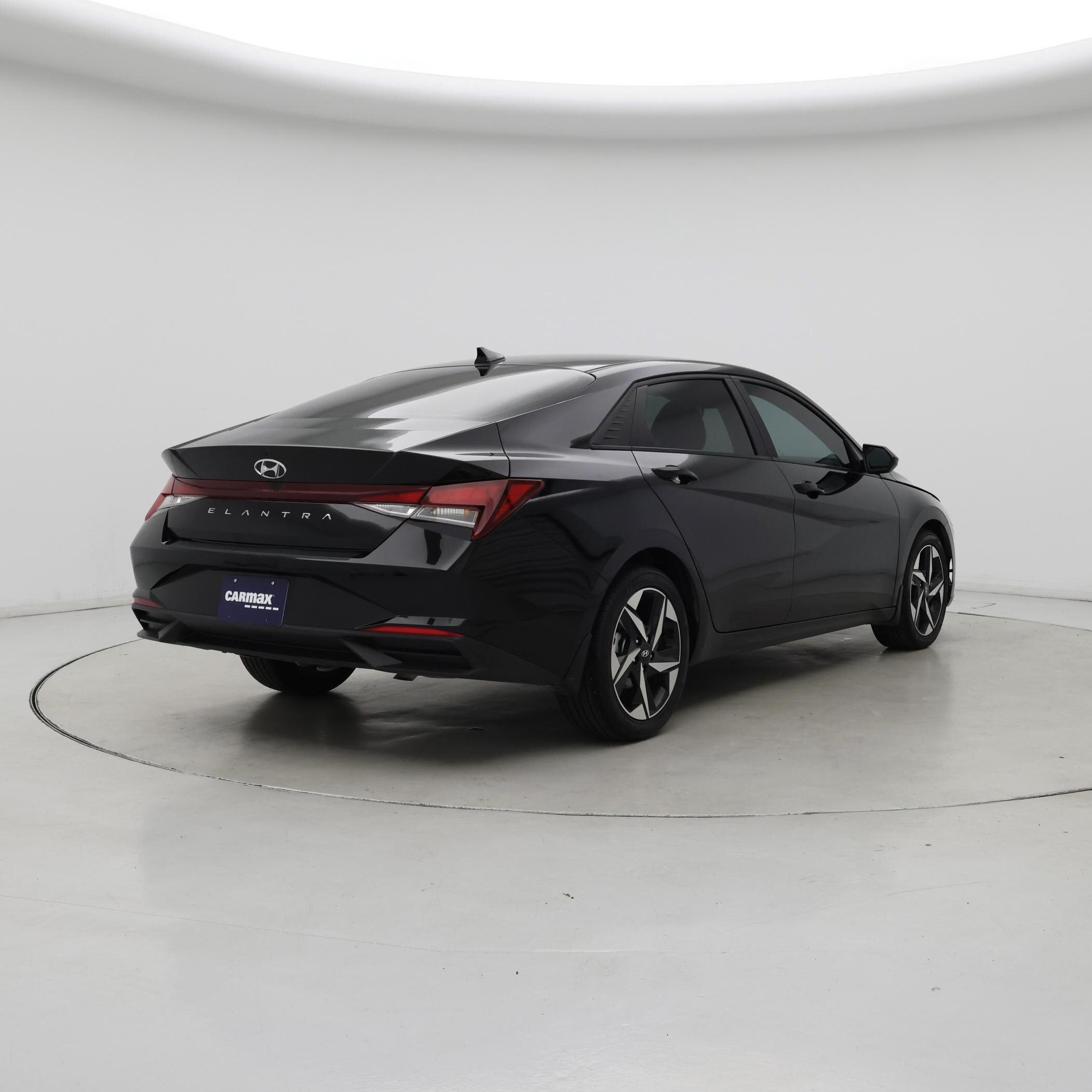 Thumbnail: 2023 Hyundai Elantra - 8