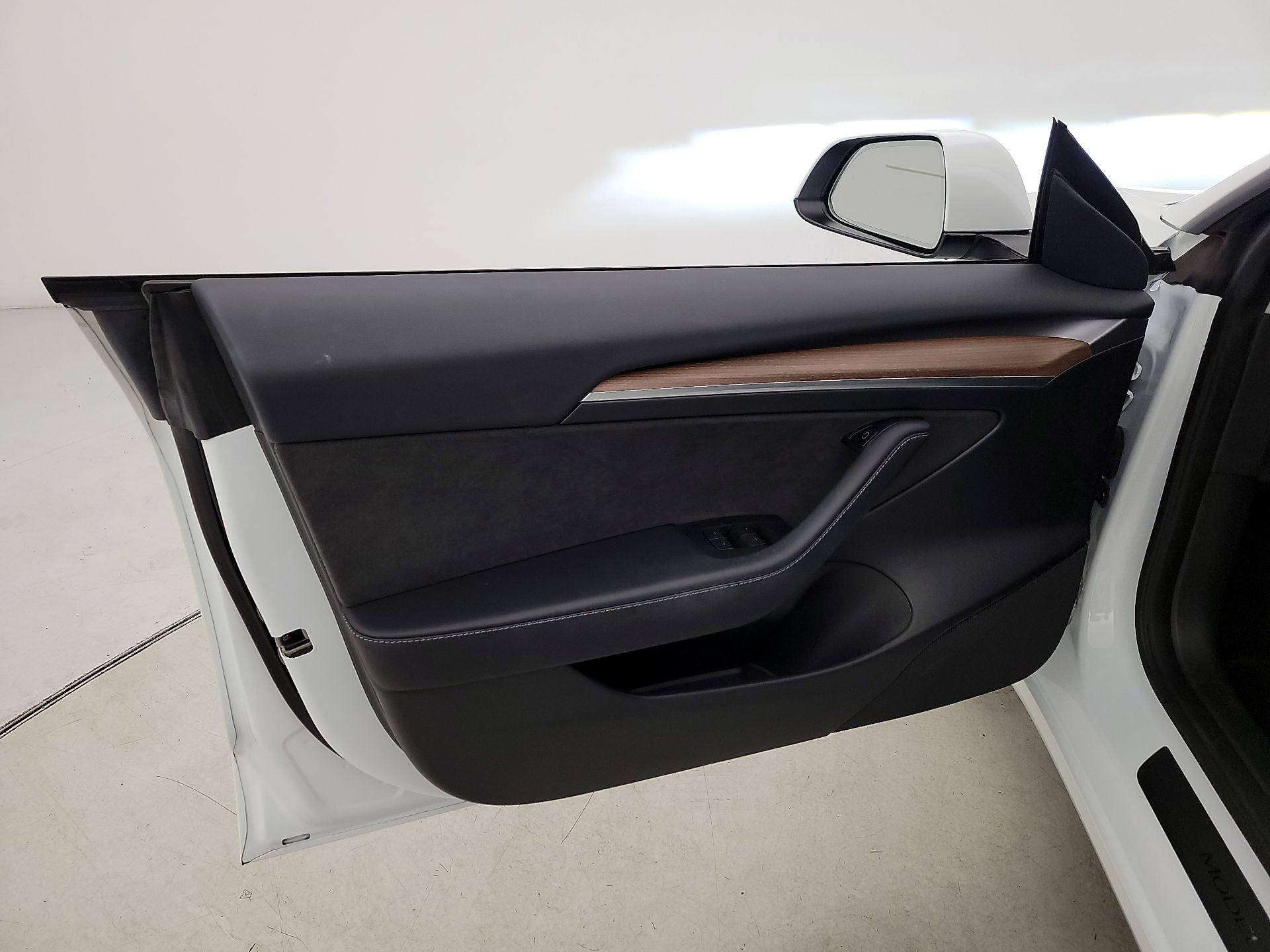 Thumbnail: 2023 Tesla Model 3 - 12