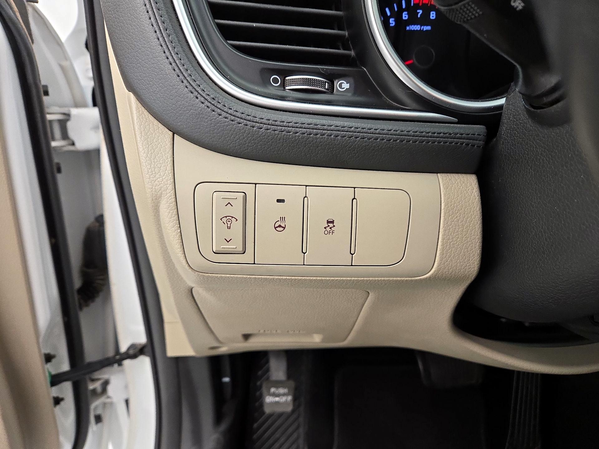 Thumbnail: 2015 Kia Optima - 13