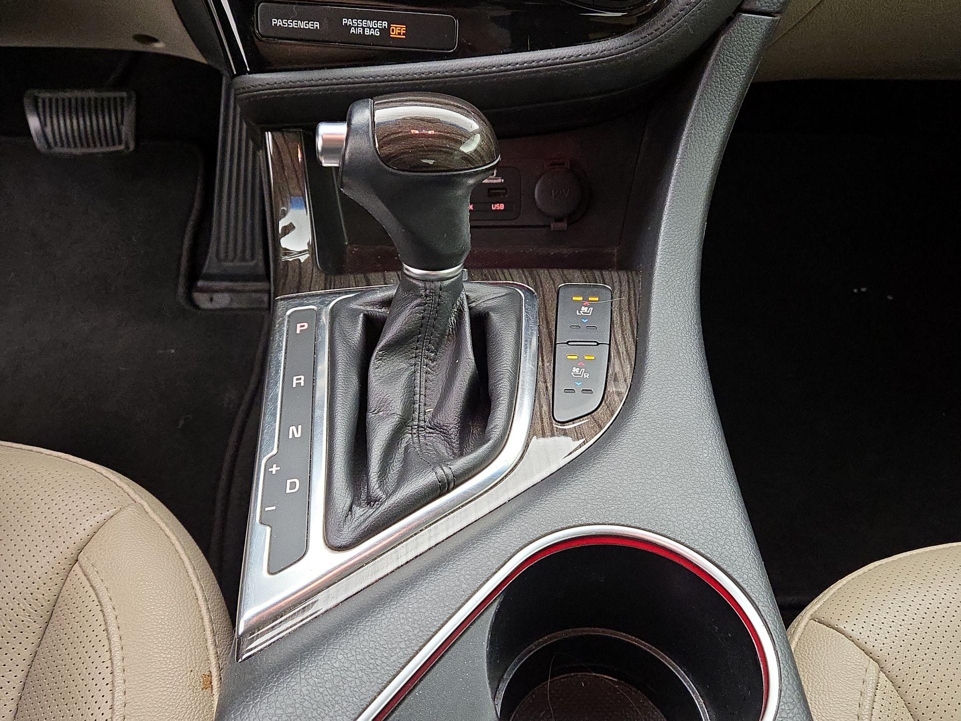 Thumbnail: 2015 Kia Optima - 17