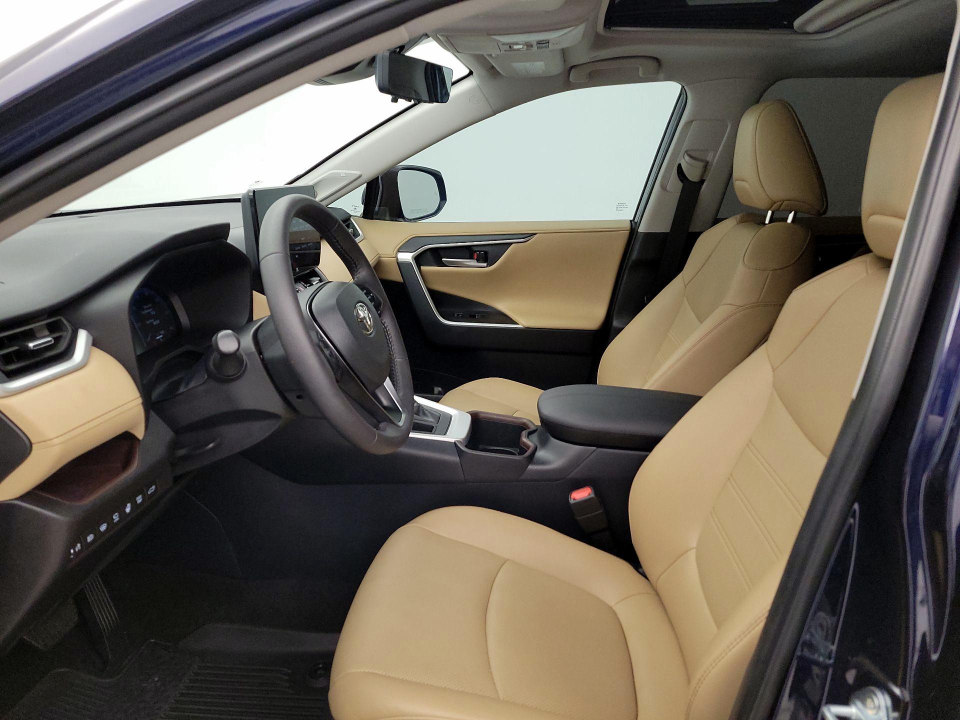 Thumbnail: 2025 Toyota RAV4 - 11