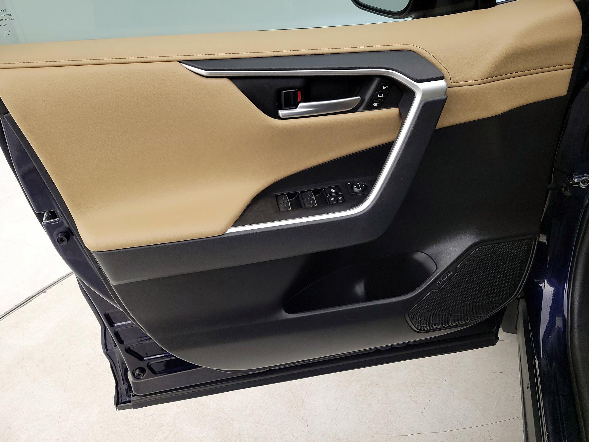 Thumbnail: 2025 Toyota RAV4 - 12