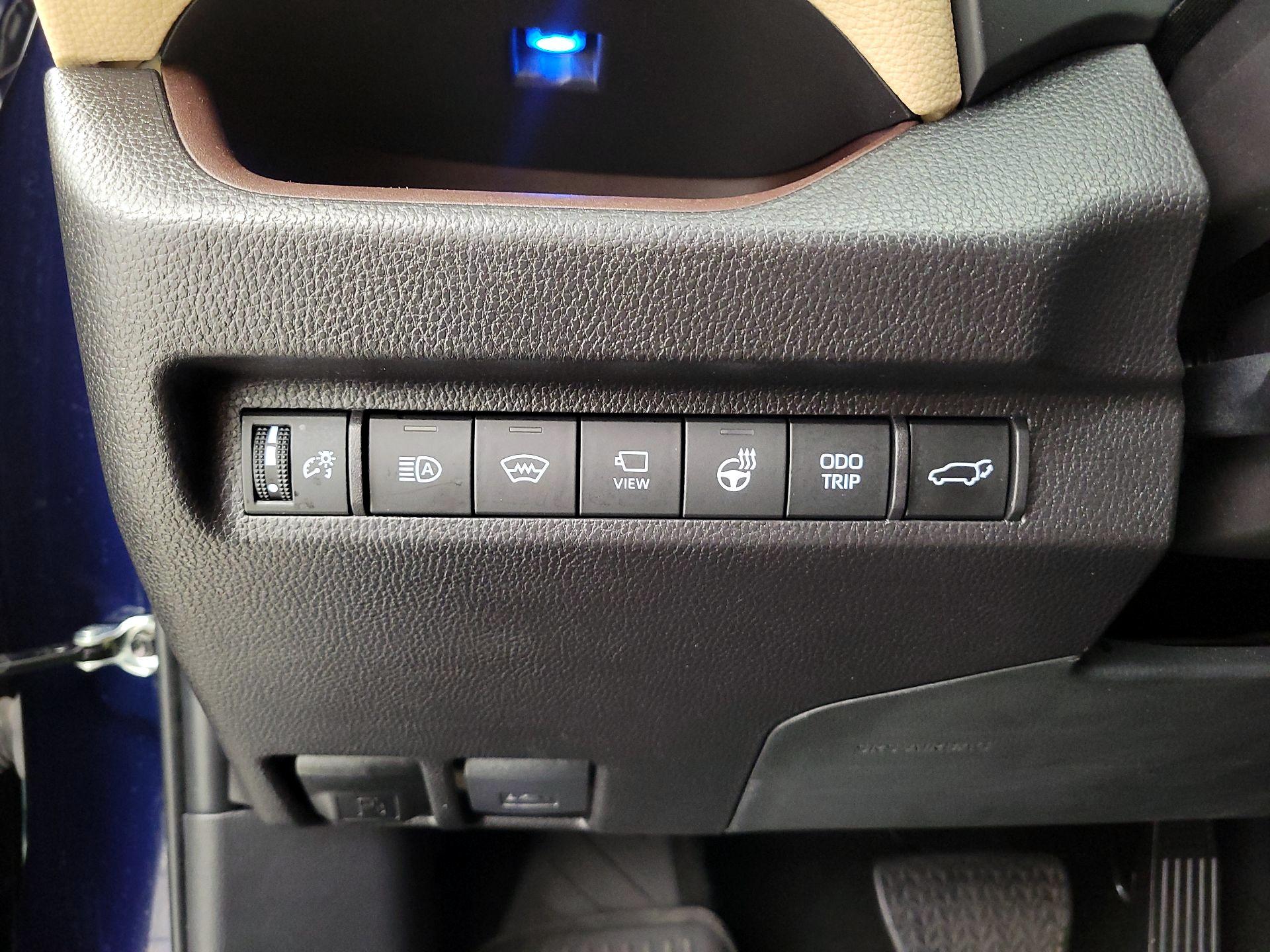 Thumbnail: 2025 Toyota RAV4 - 13