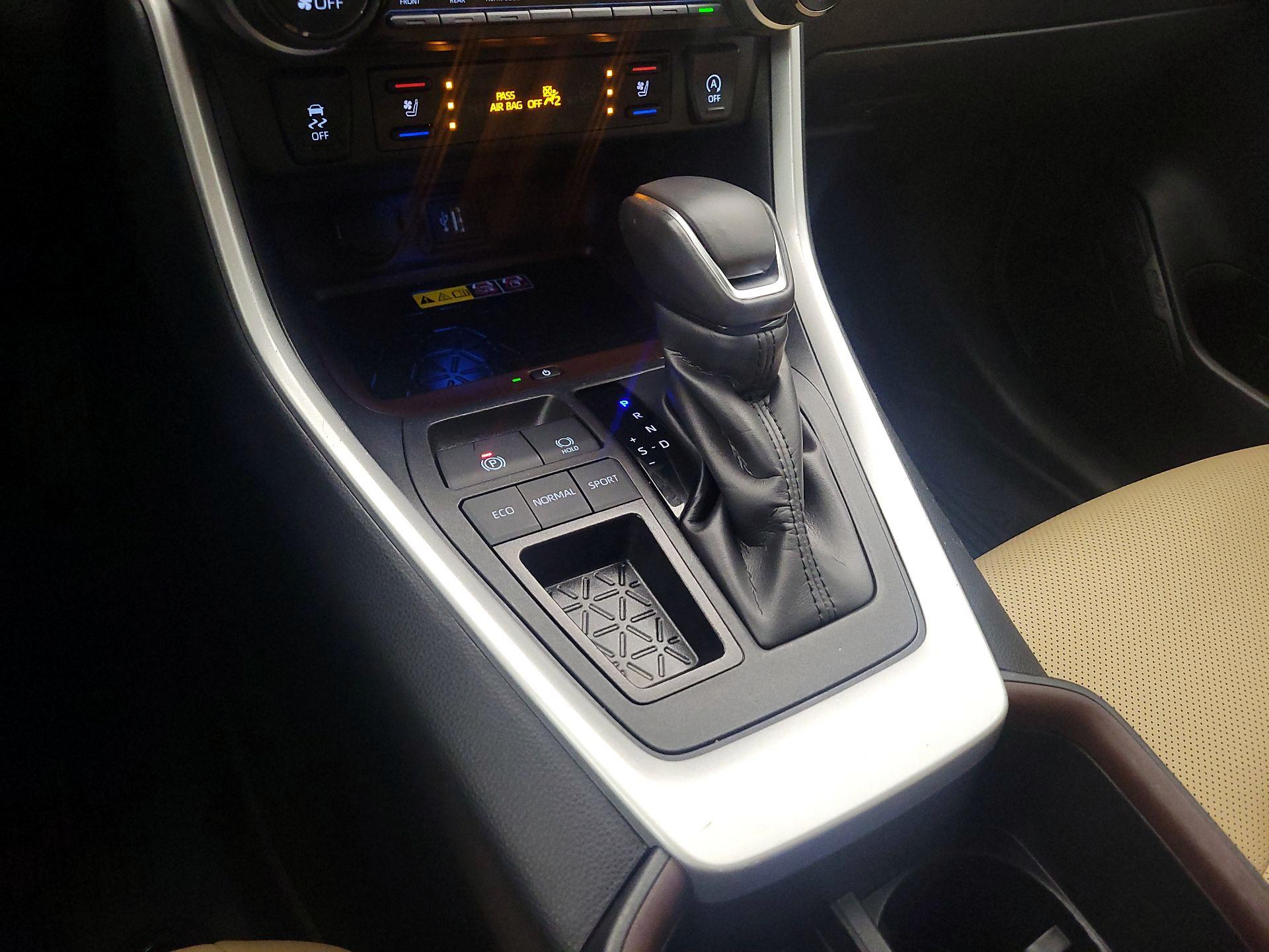 Thumbnail: 2025 Toyota RAV4 - 17