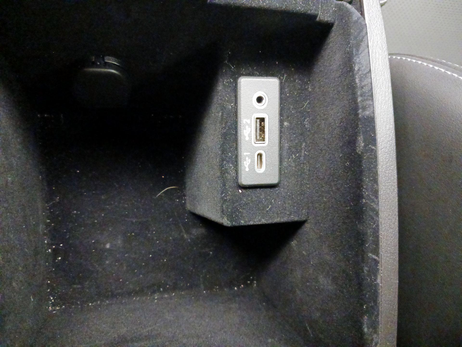 Thumbnail: 2022 INFINITI Q50 - 18