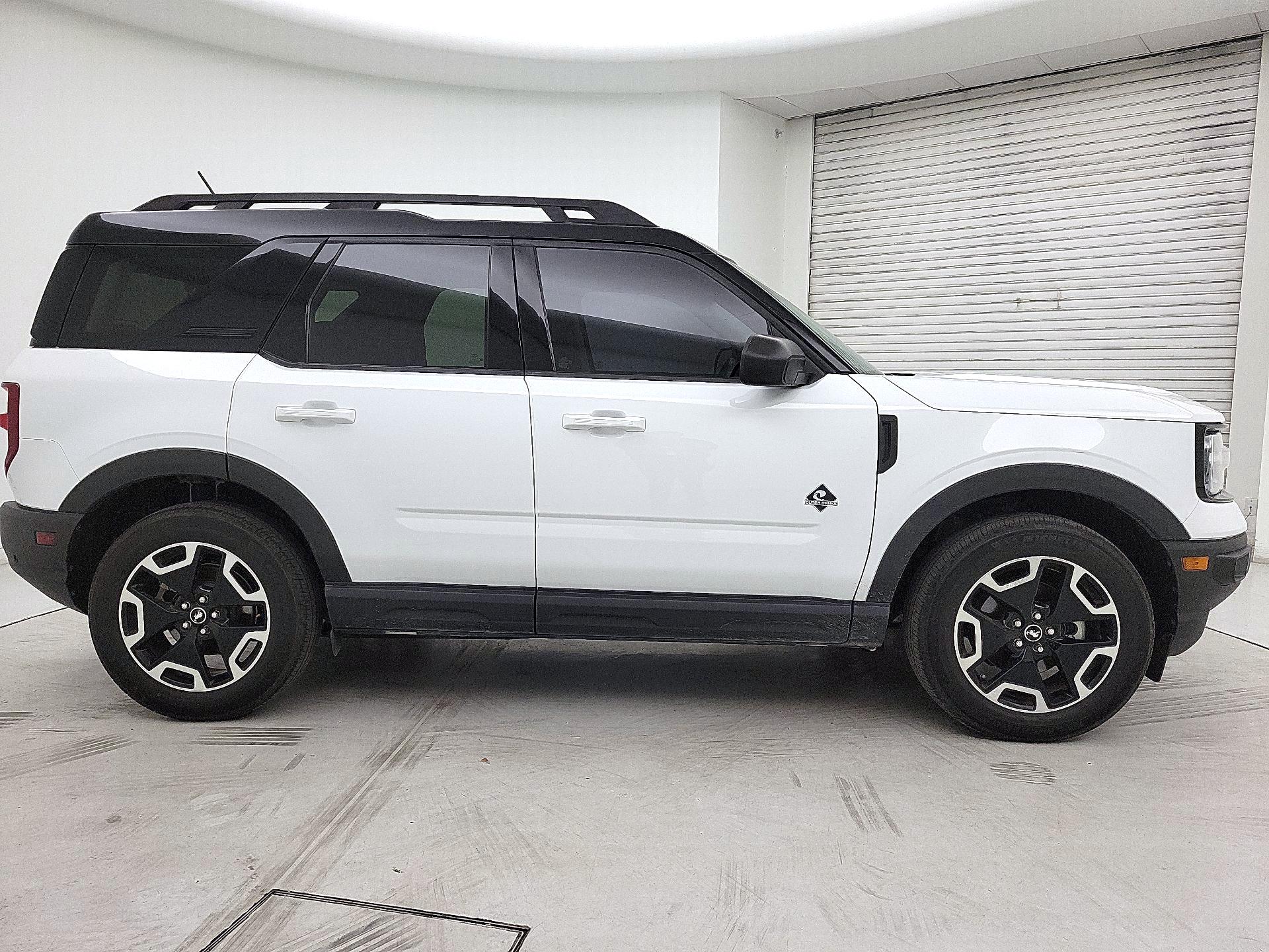 Thumbnail: 2023 Ford Bronco Sport - 4