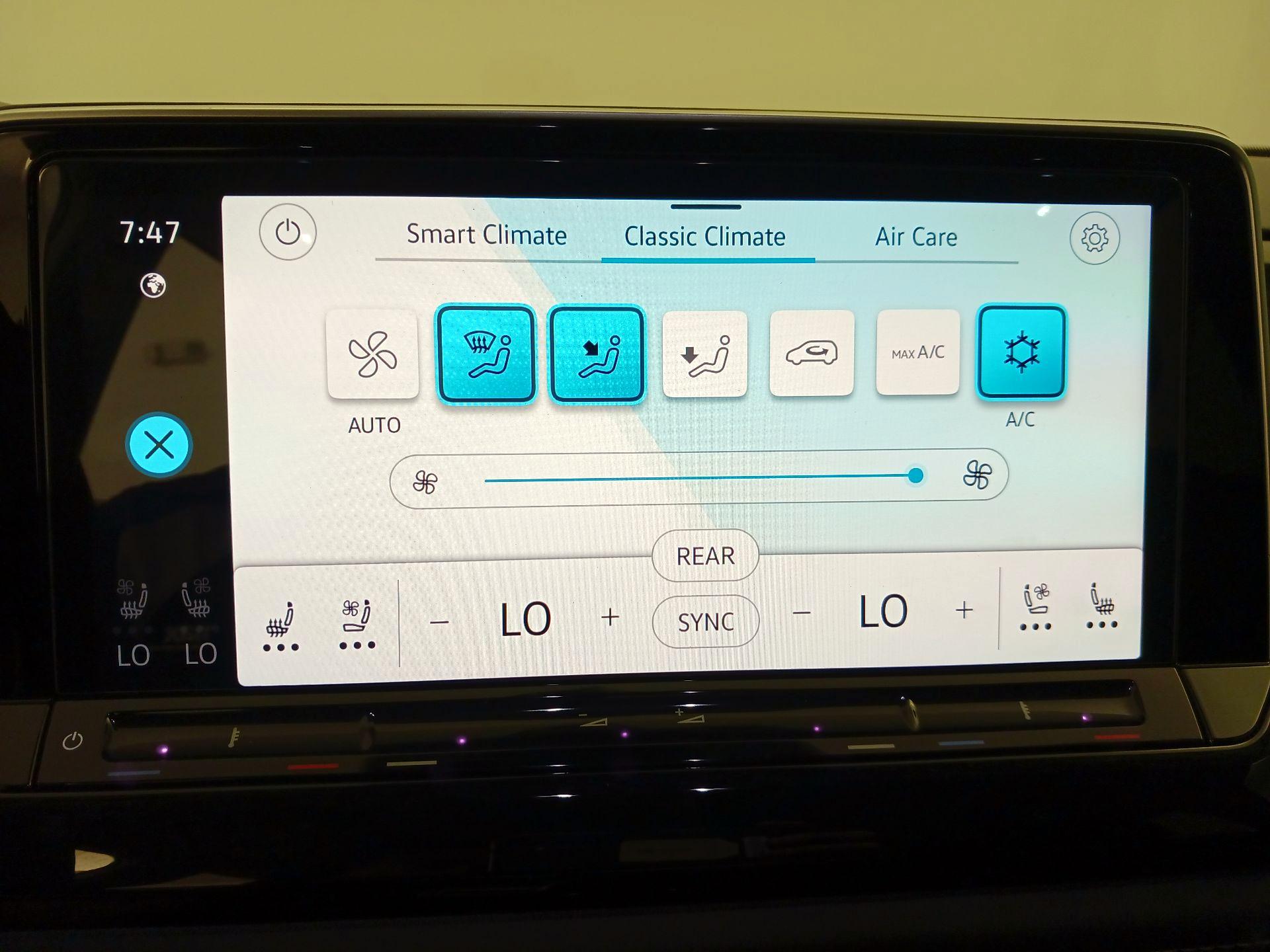 Thumbnail: 2024 Volkswagen Atlas - 17