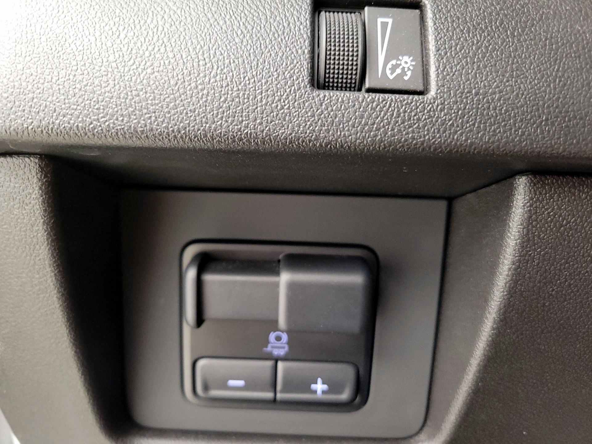 Thumbnail: 2024 Chevrolet Colorado - 13