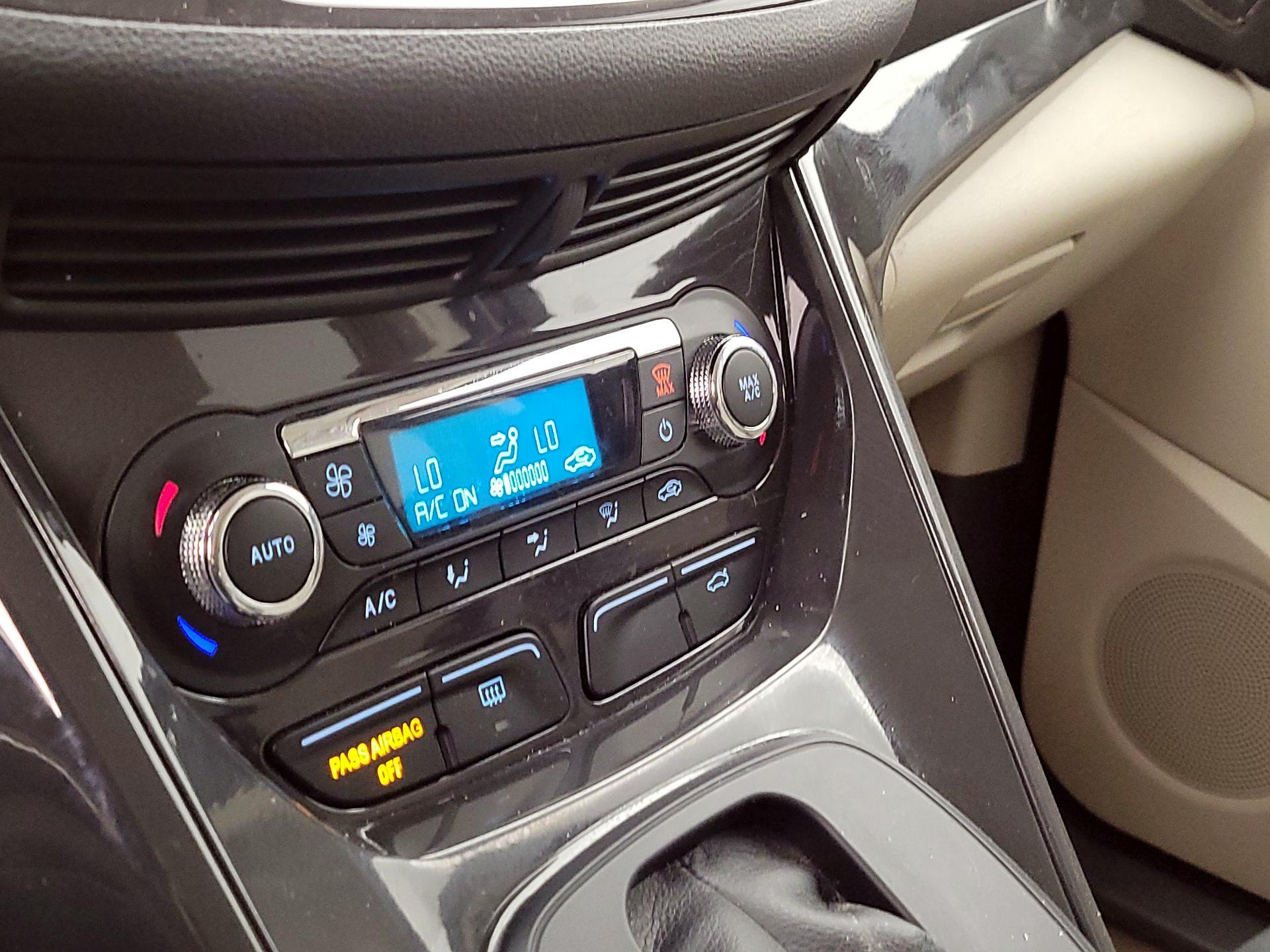 Thumbnail: 2015 Ford Escape - 16