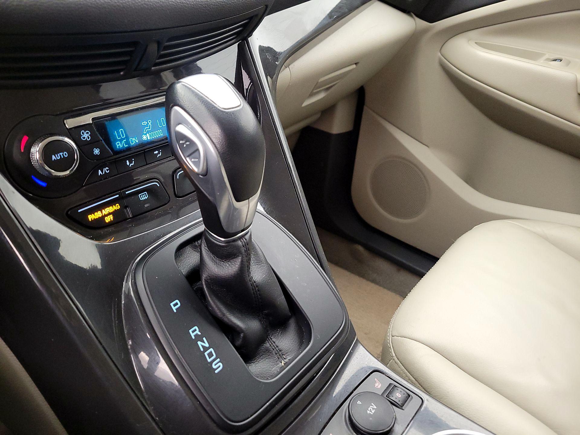 Thumbnail: 2015 Ford Escape - 17