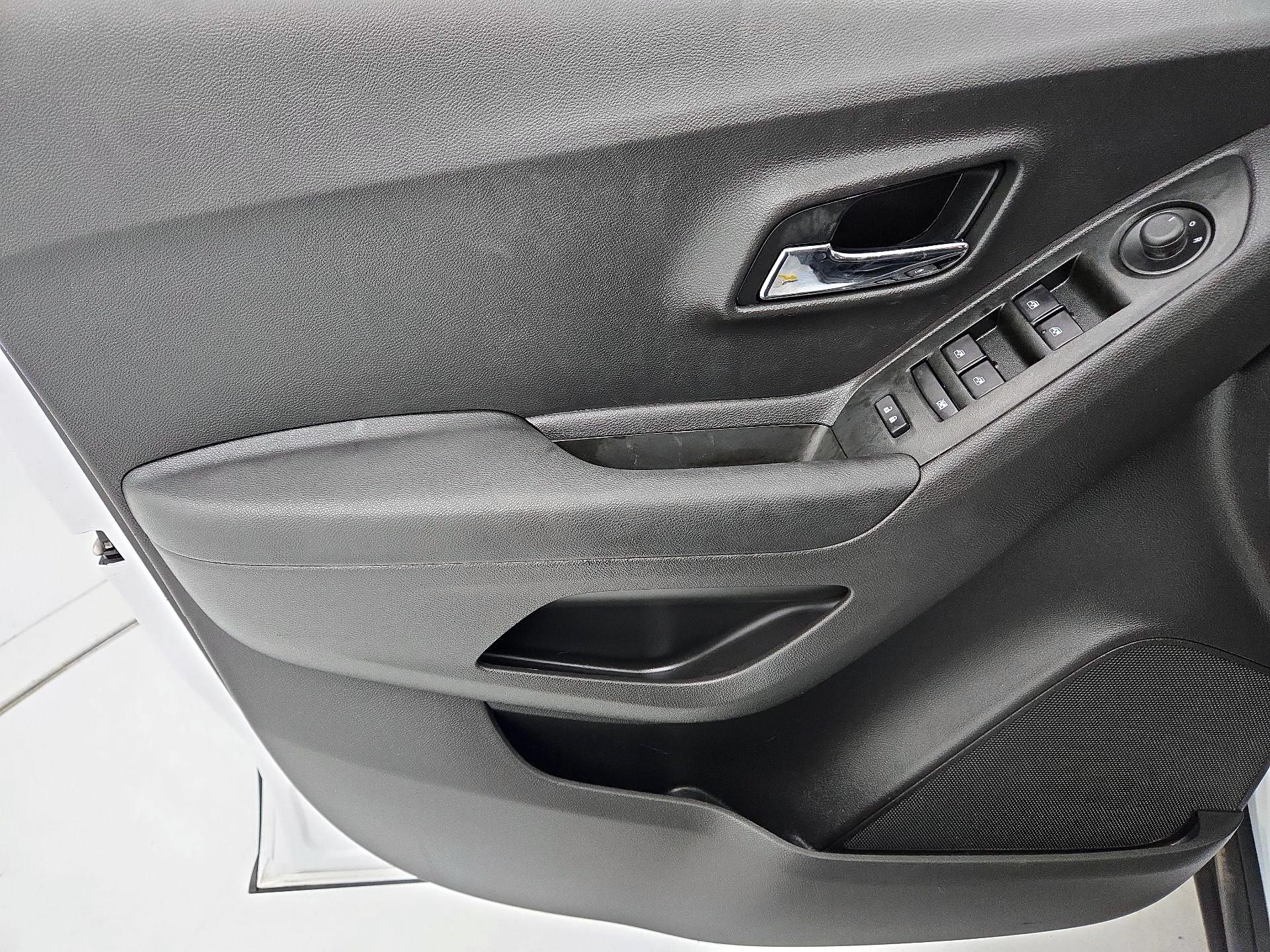 Thumbnail: 2020 Chevrolet Trax - 12