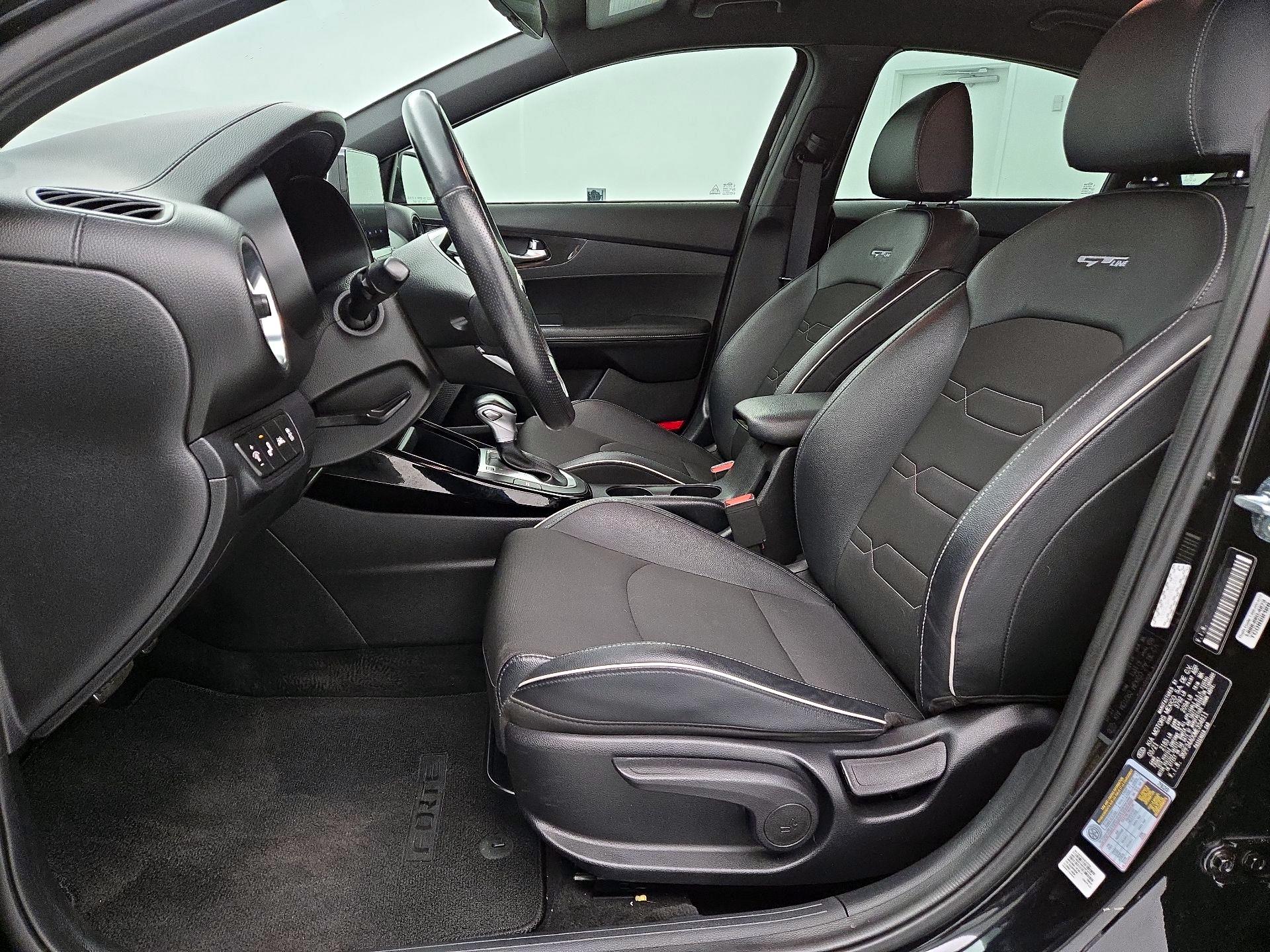 Thumbnail: 2021 Kia Forte - 11