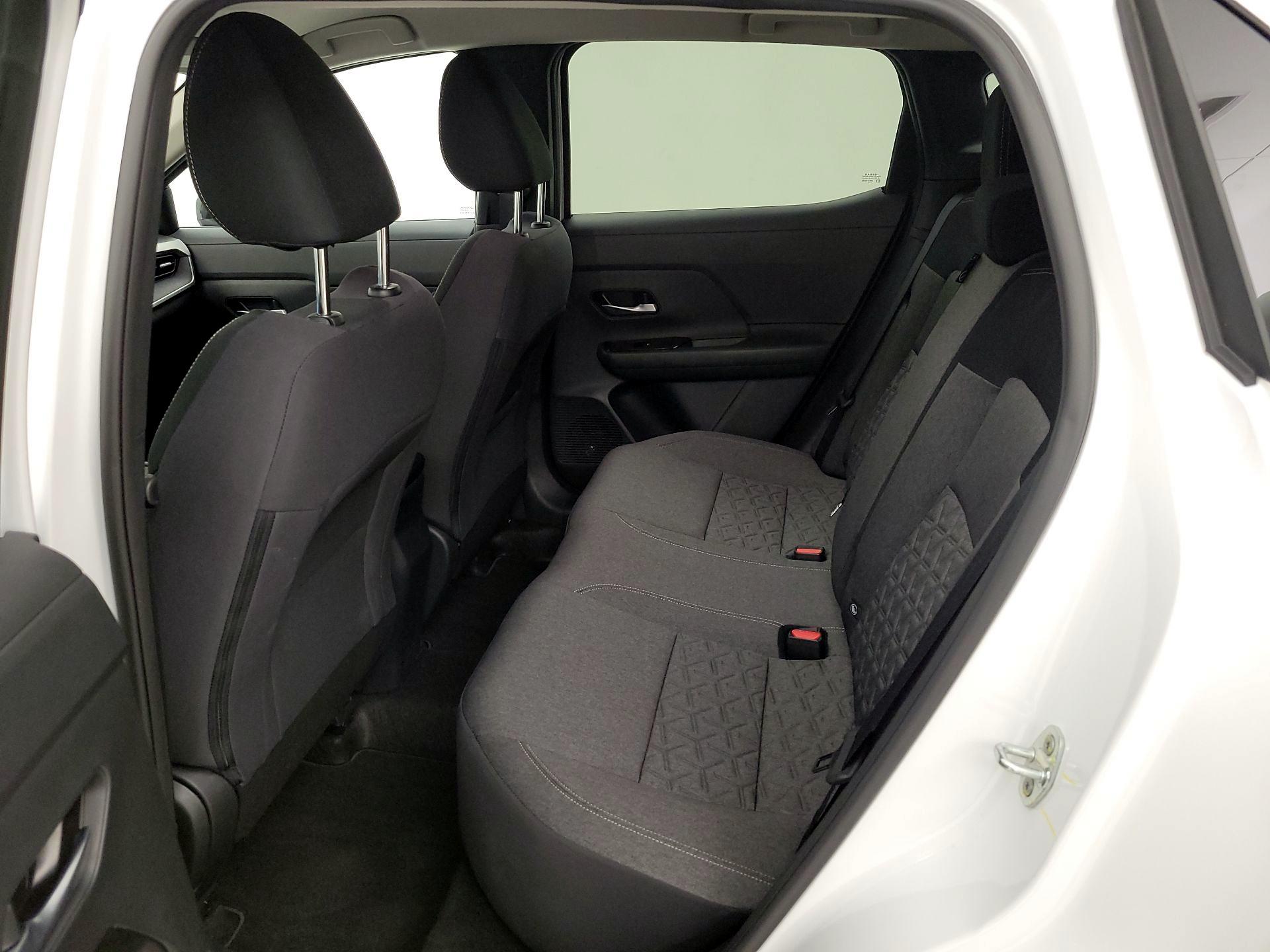 Thumbnail: 2025 Nissan Kicks - 18