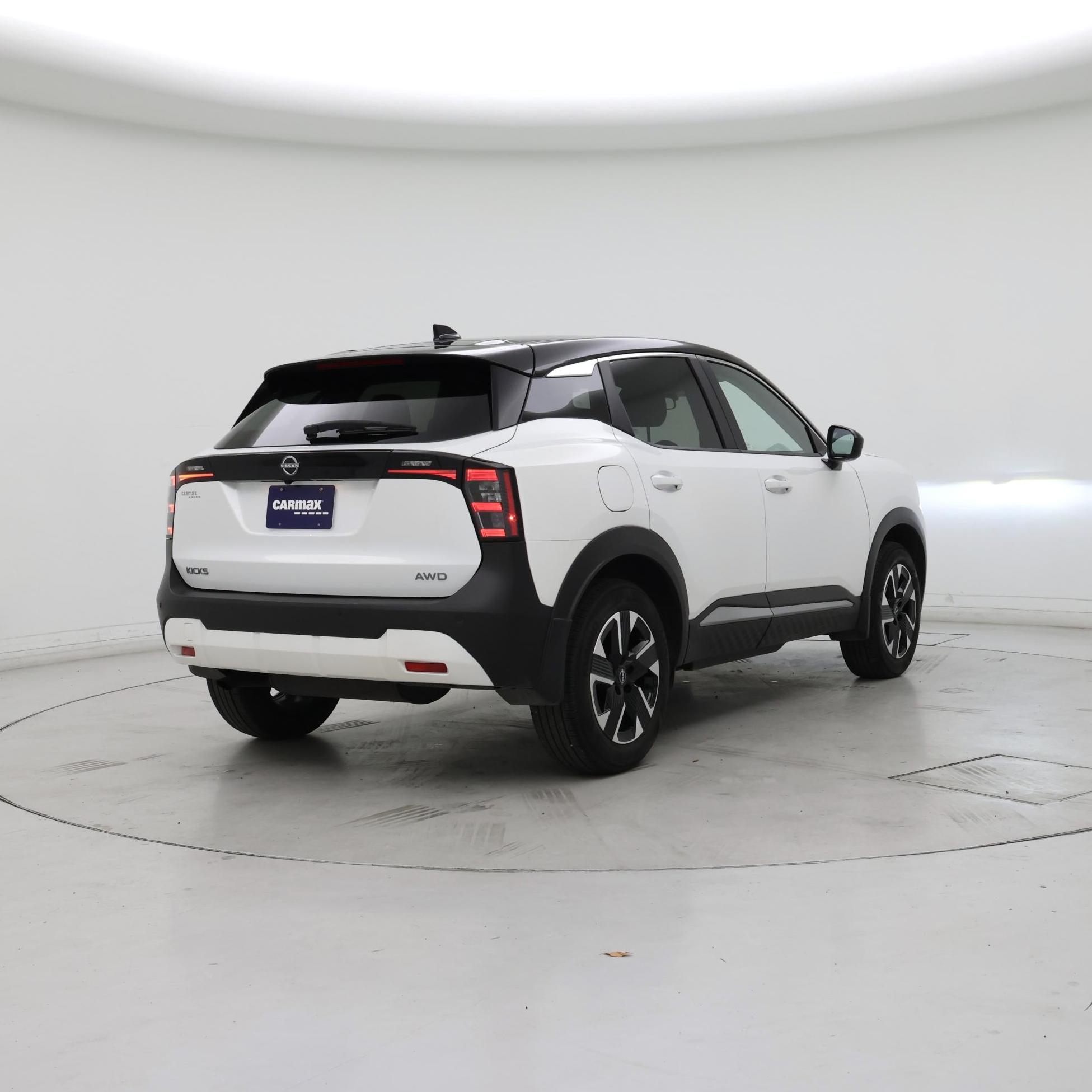 Thumbnail: 2025 Nissan Kicks - 8