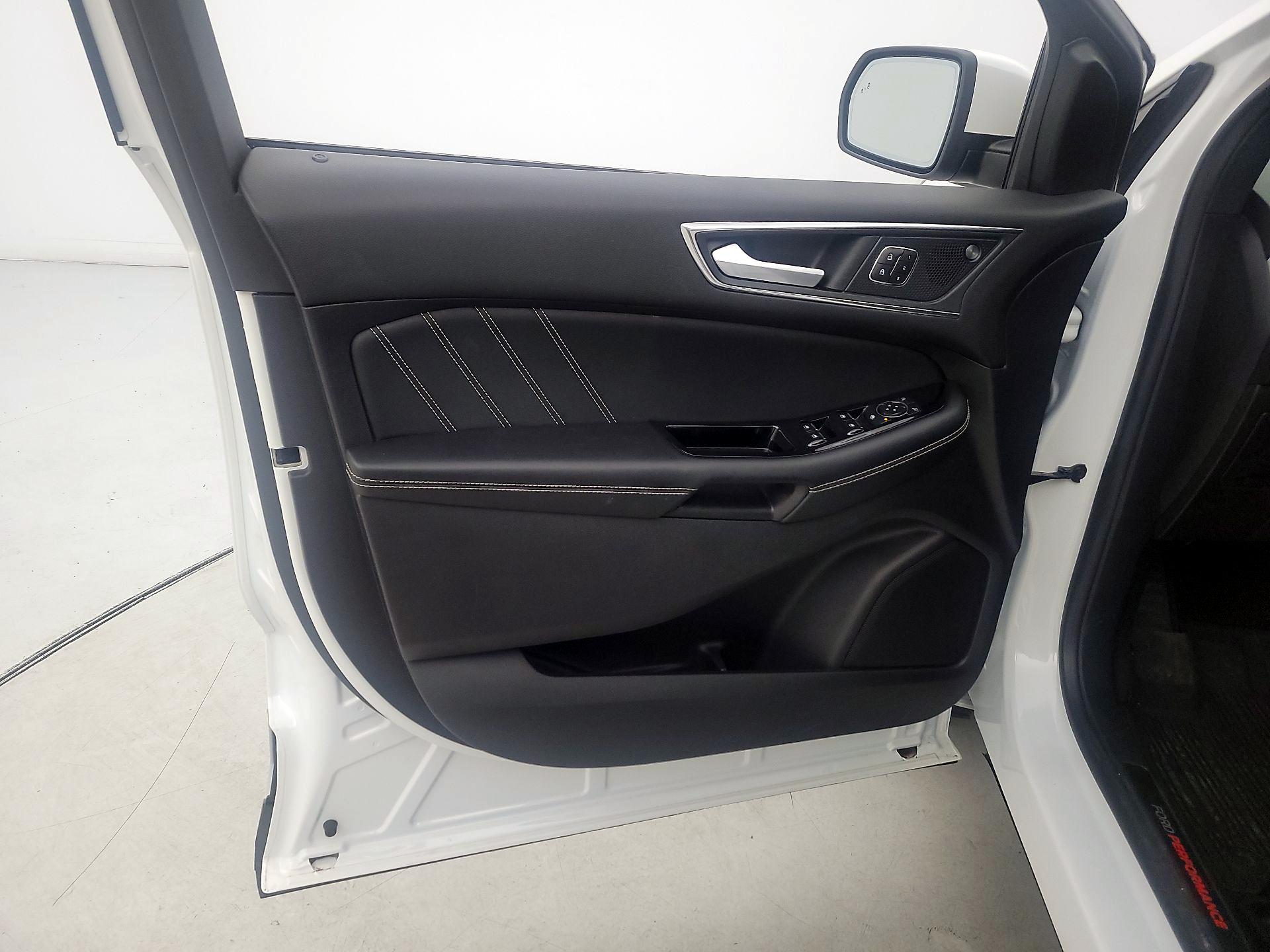 Thumbnail: 2020 Ford Edge - 12