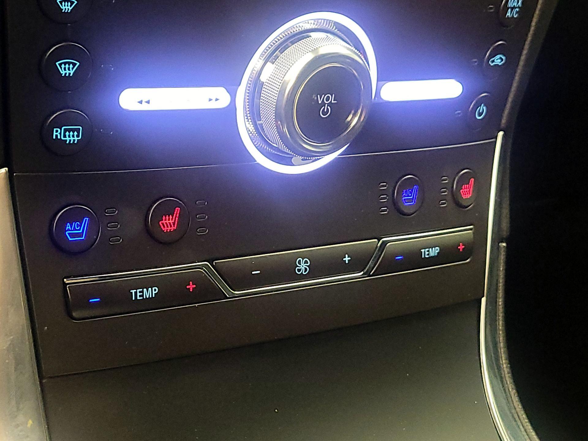 Thumbnail: 2020 Ford Edge - 17