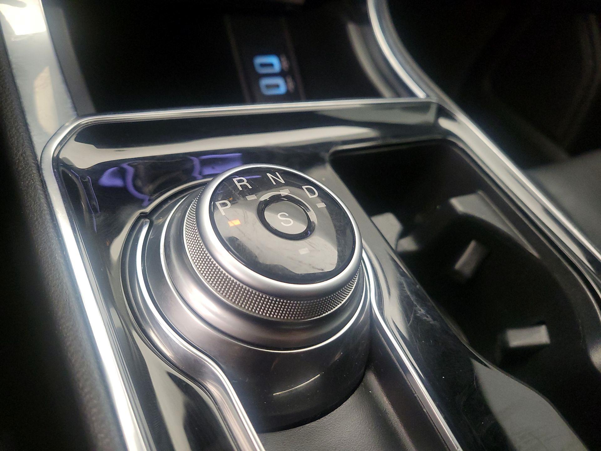 Thumbnail: 2020 Ford Edge - 18