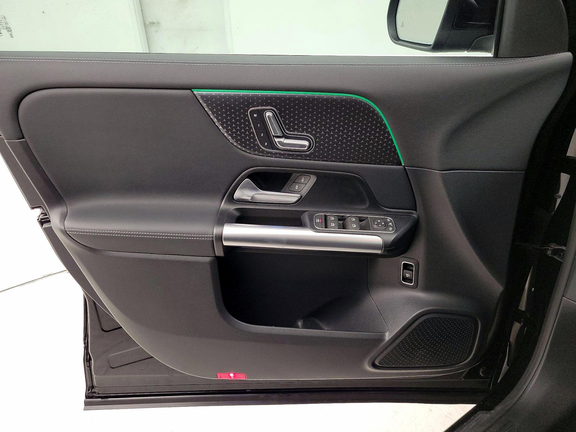 Thumbnail: 2025 Mercedes-Benz GLA - 12