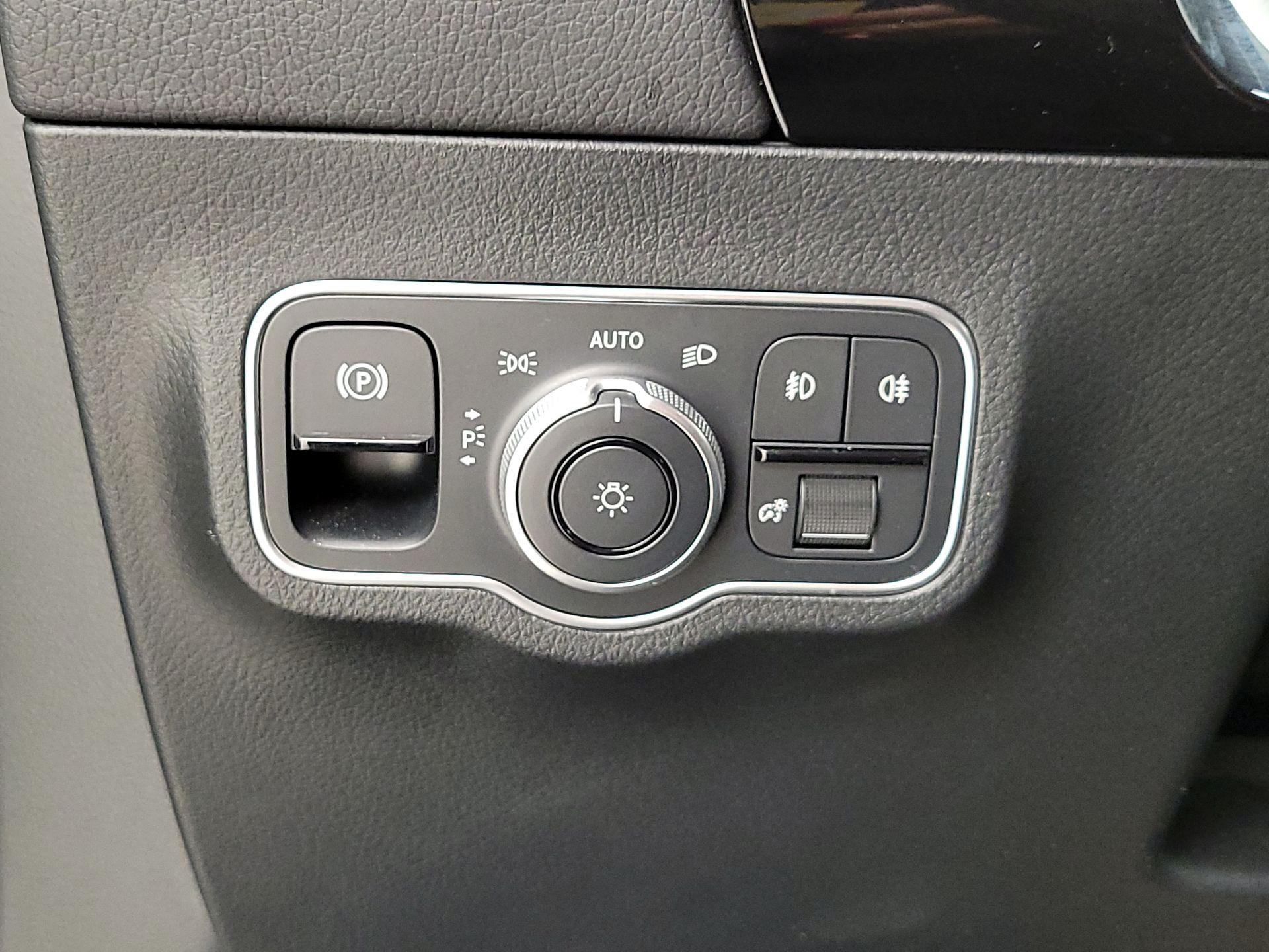 Thumbnail: 2025 Mercedes-Benz GLA - 13