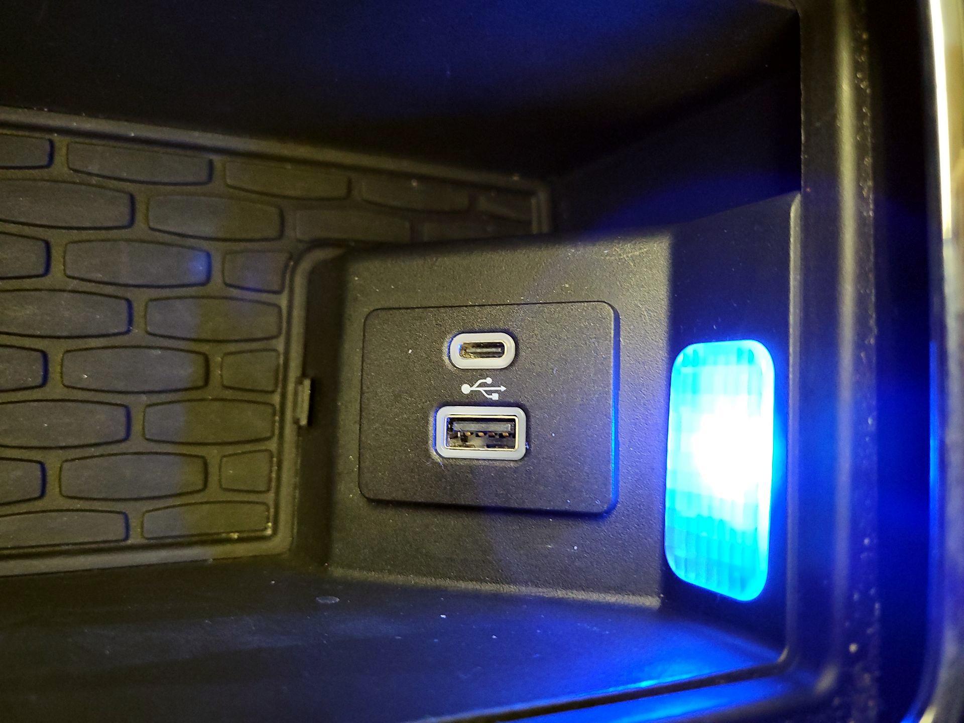 Thumbnail: 2020 Lincoln Aviator - 19