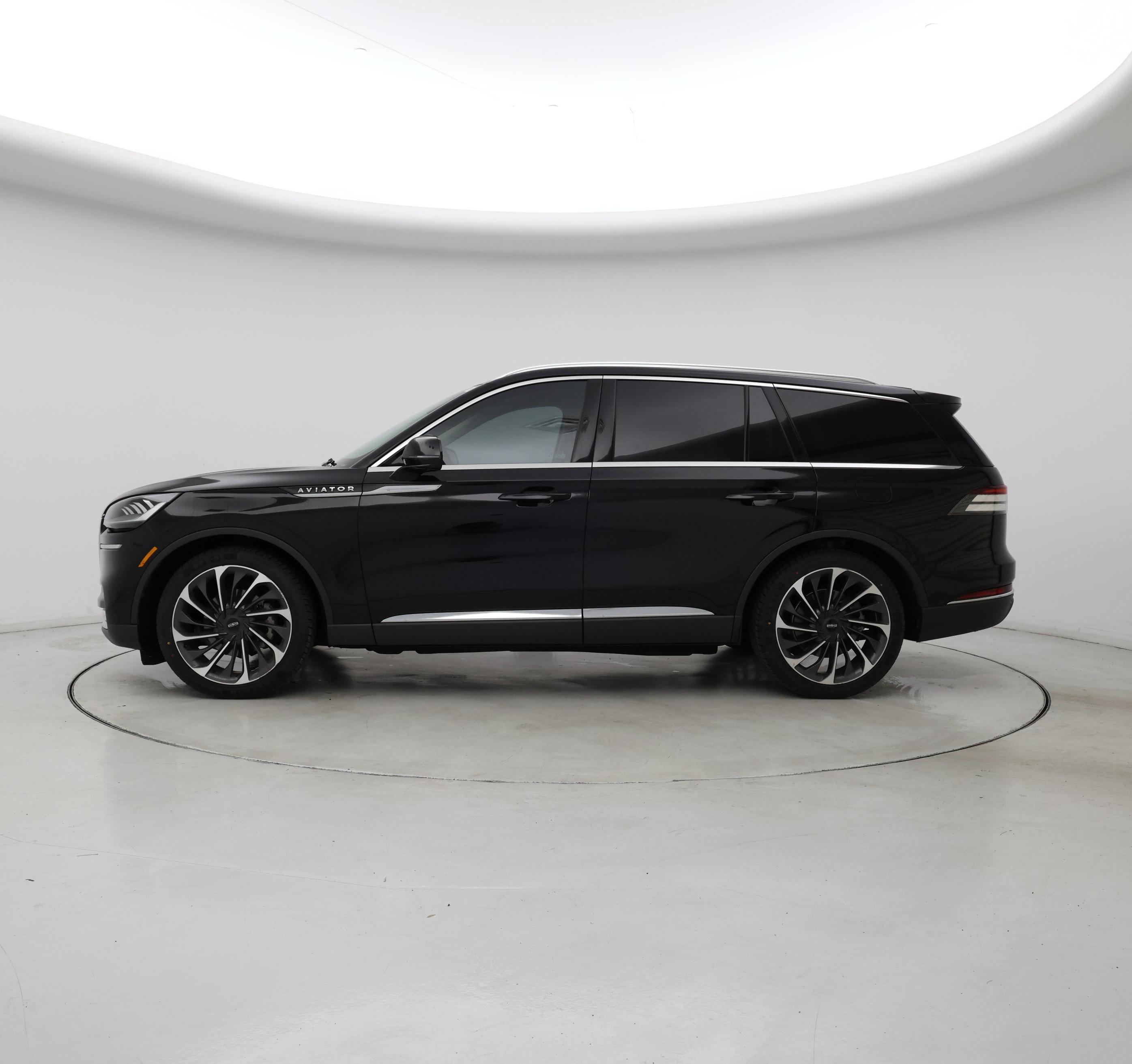 Thumbnail: 2020 Lincoln Aviator - 3