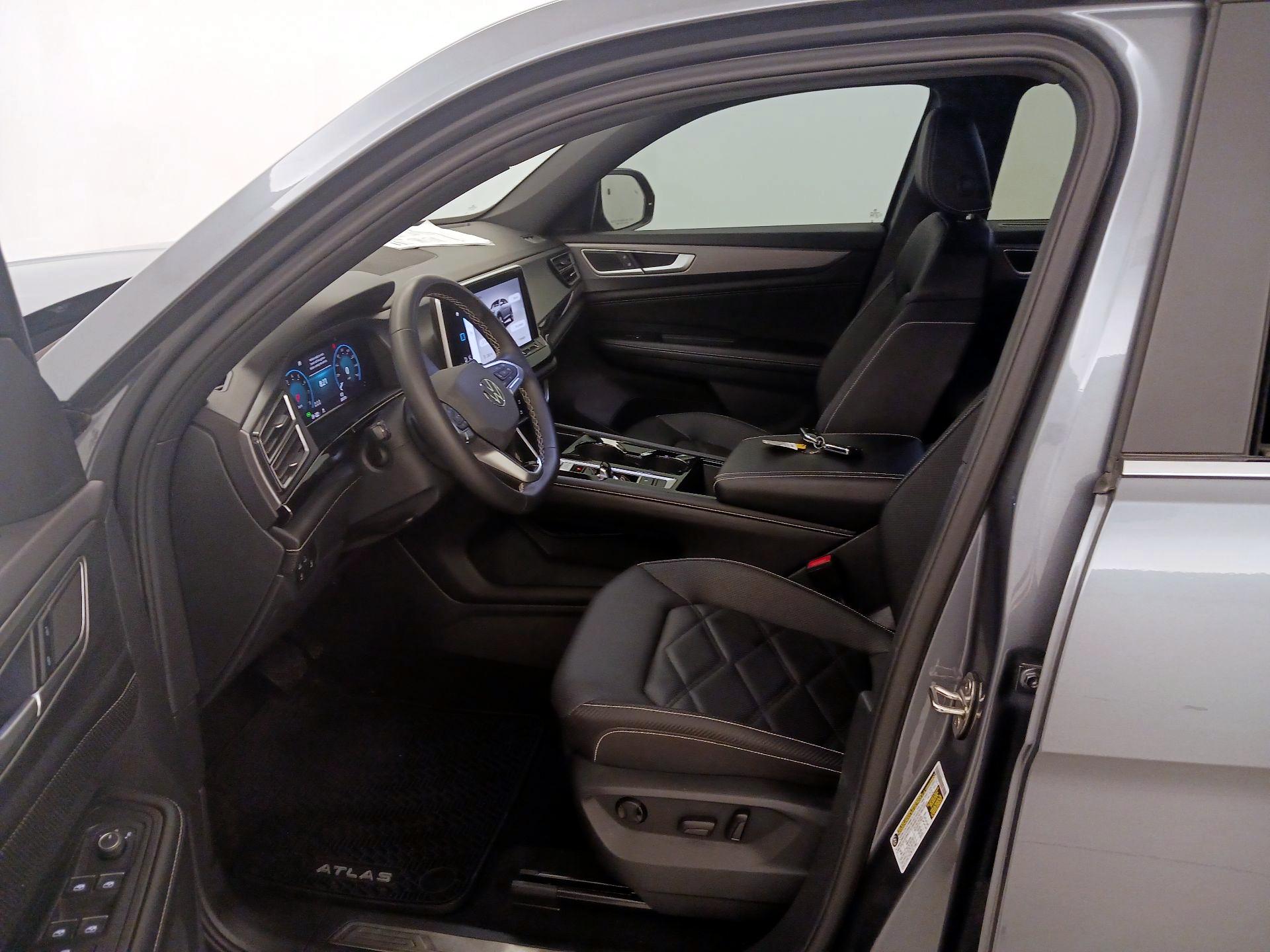 Thumbnail: 2024 Volkswagen Atlas - 11